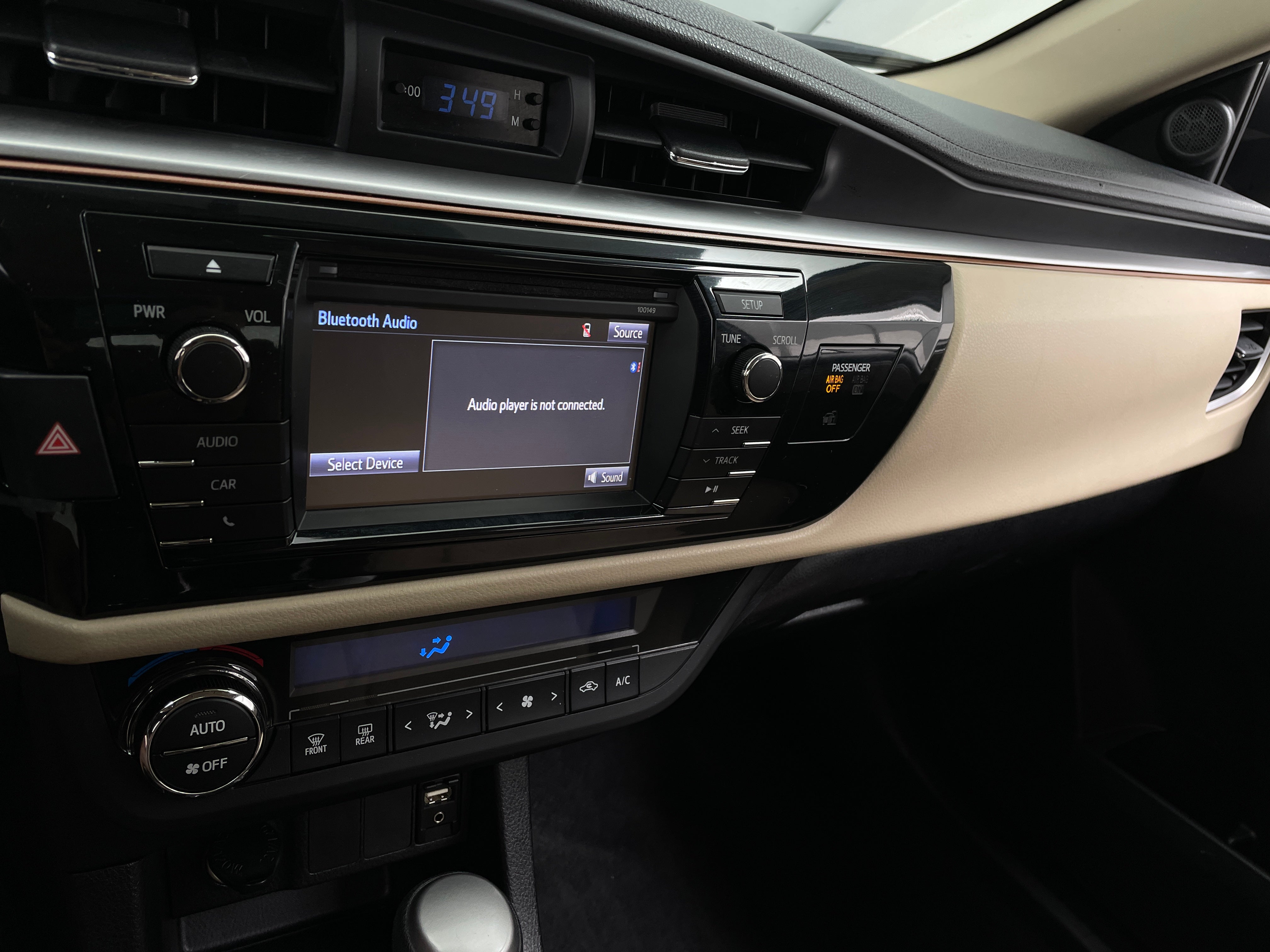 2014 Toyota Corolla LE 4