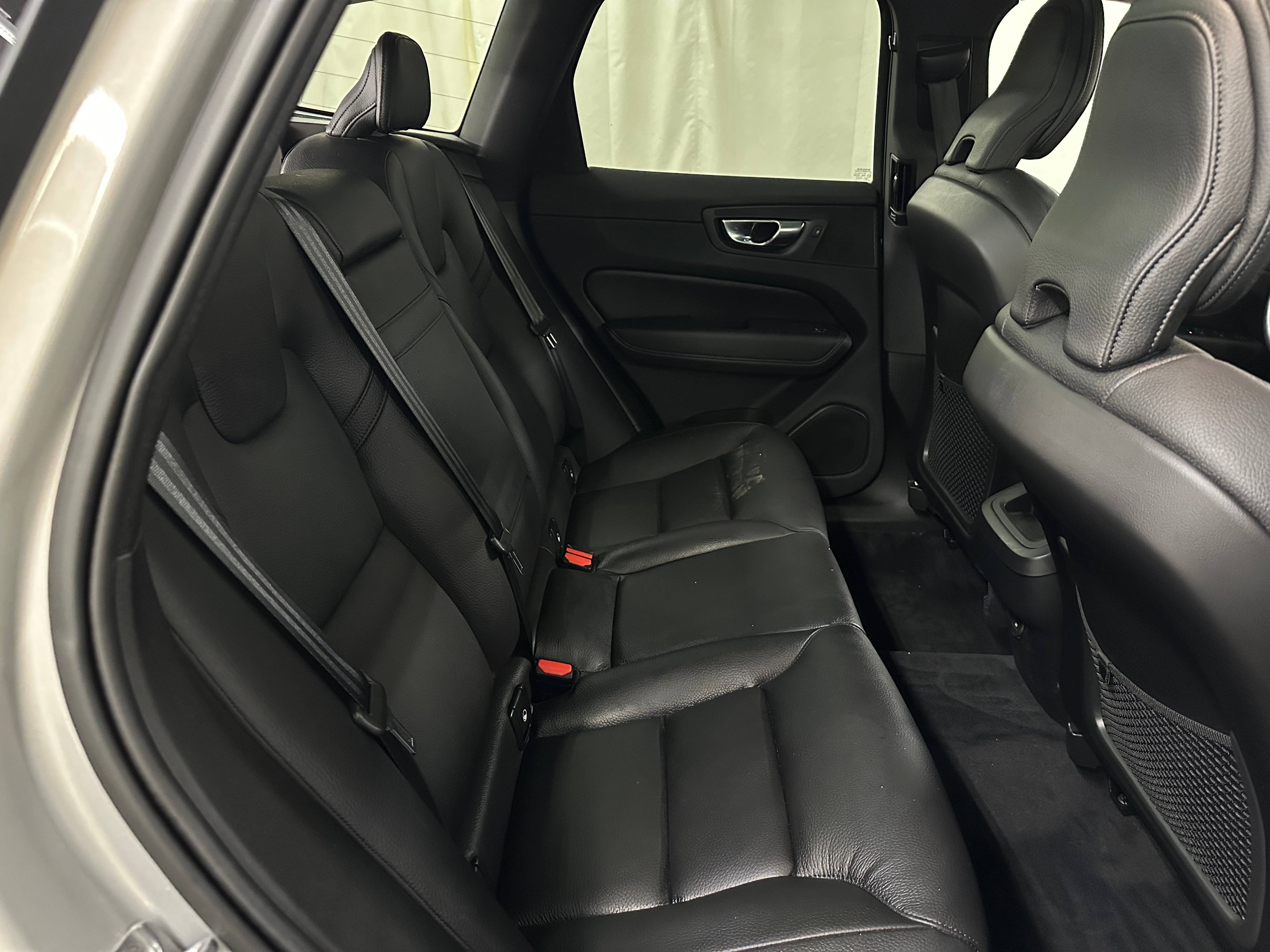 2022 Volvo XC60 B5 Momentum 5