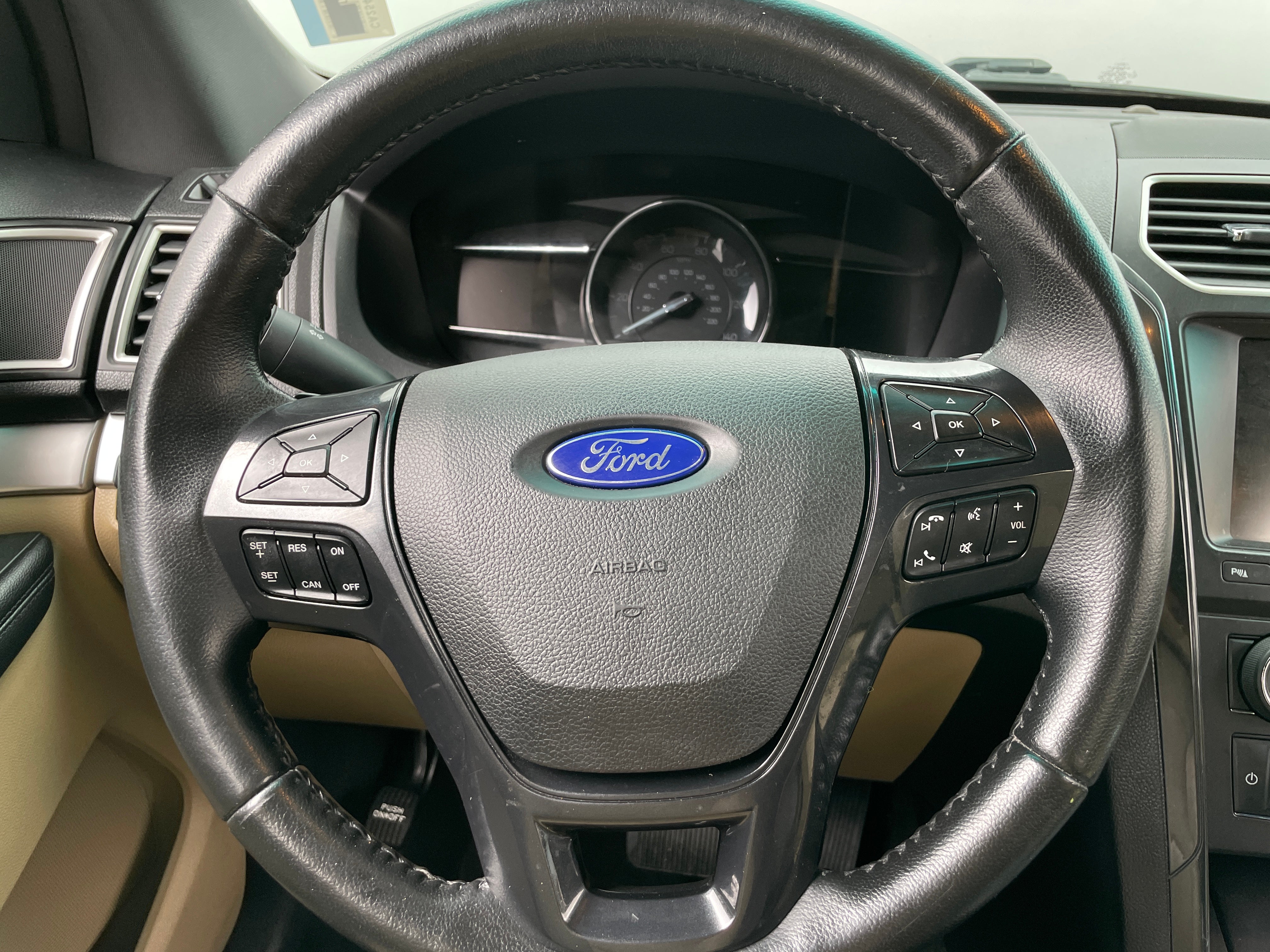 2016 Ford Explorer XLT 4