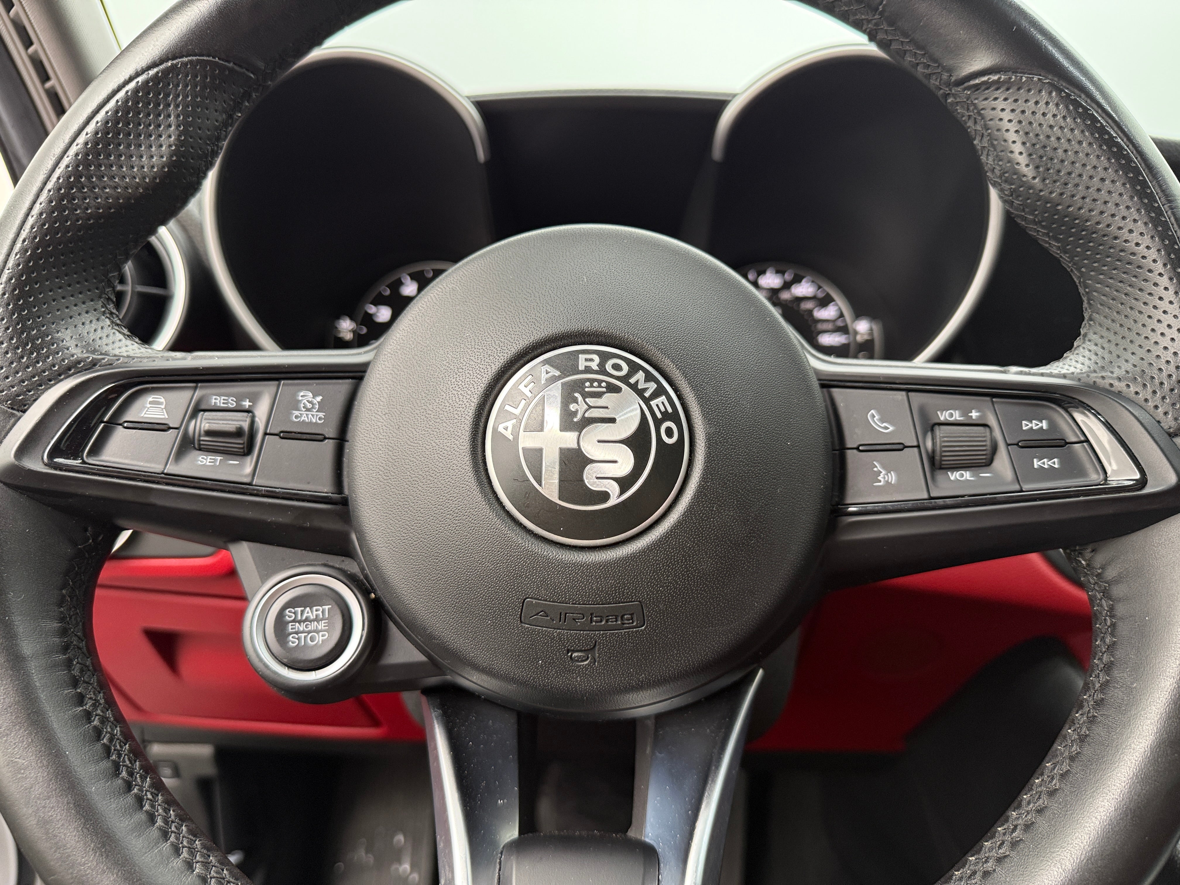 2020 Alfa Romeo Giulia Base 4