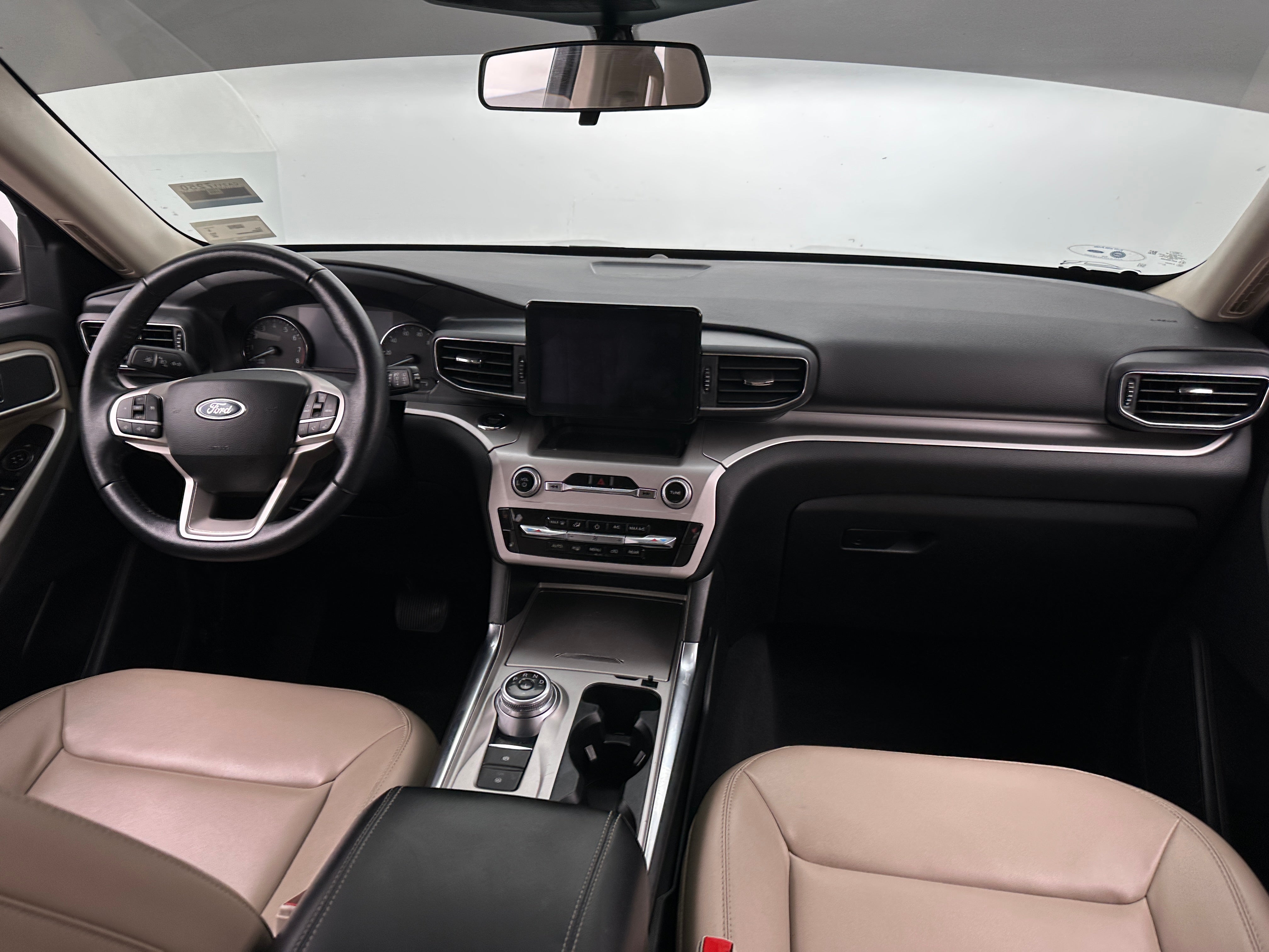 2022 Ford Explorer XLT 2