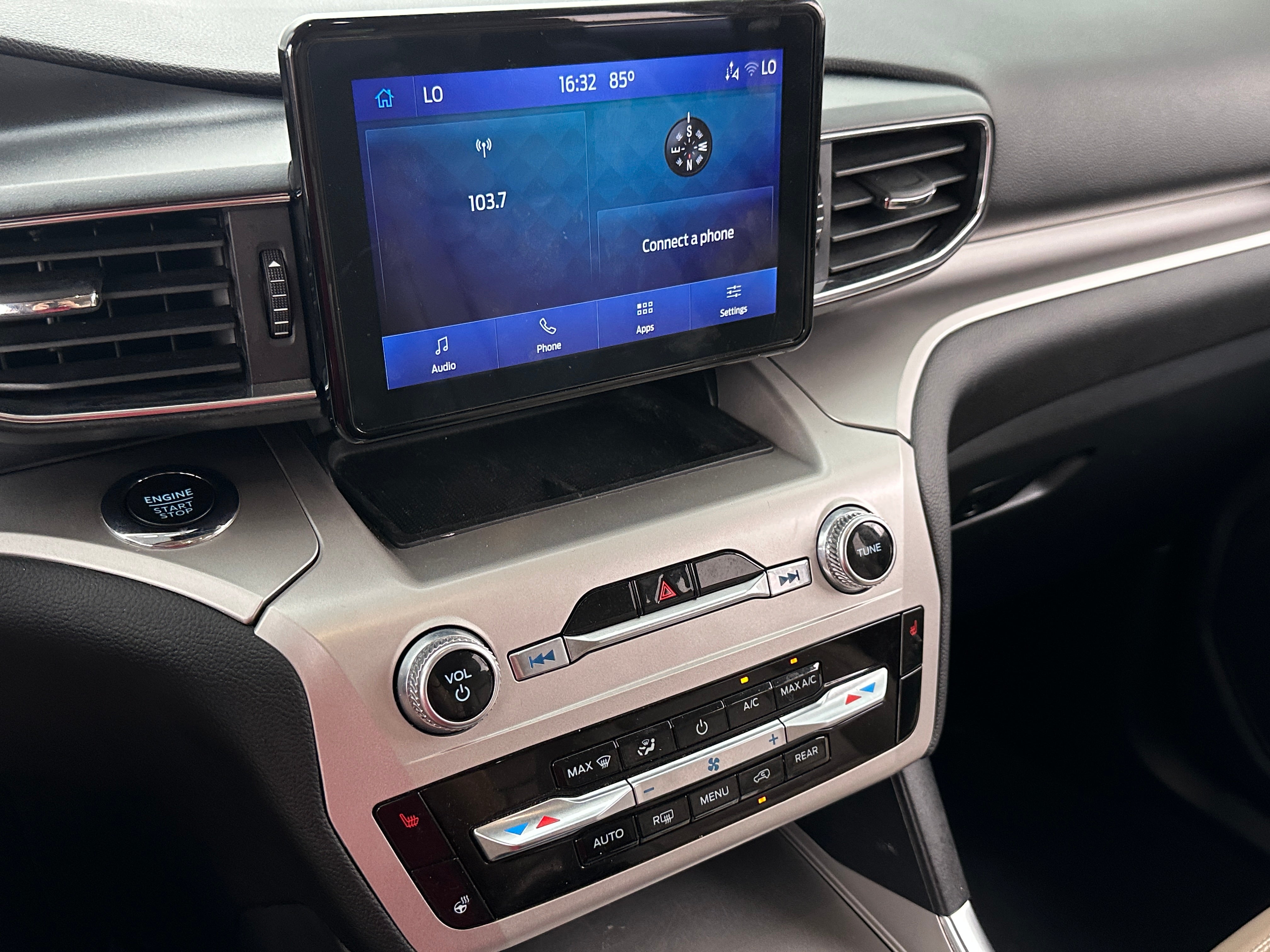 2022 Ford Explorer XLT 3