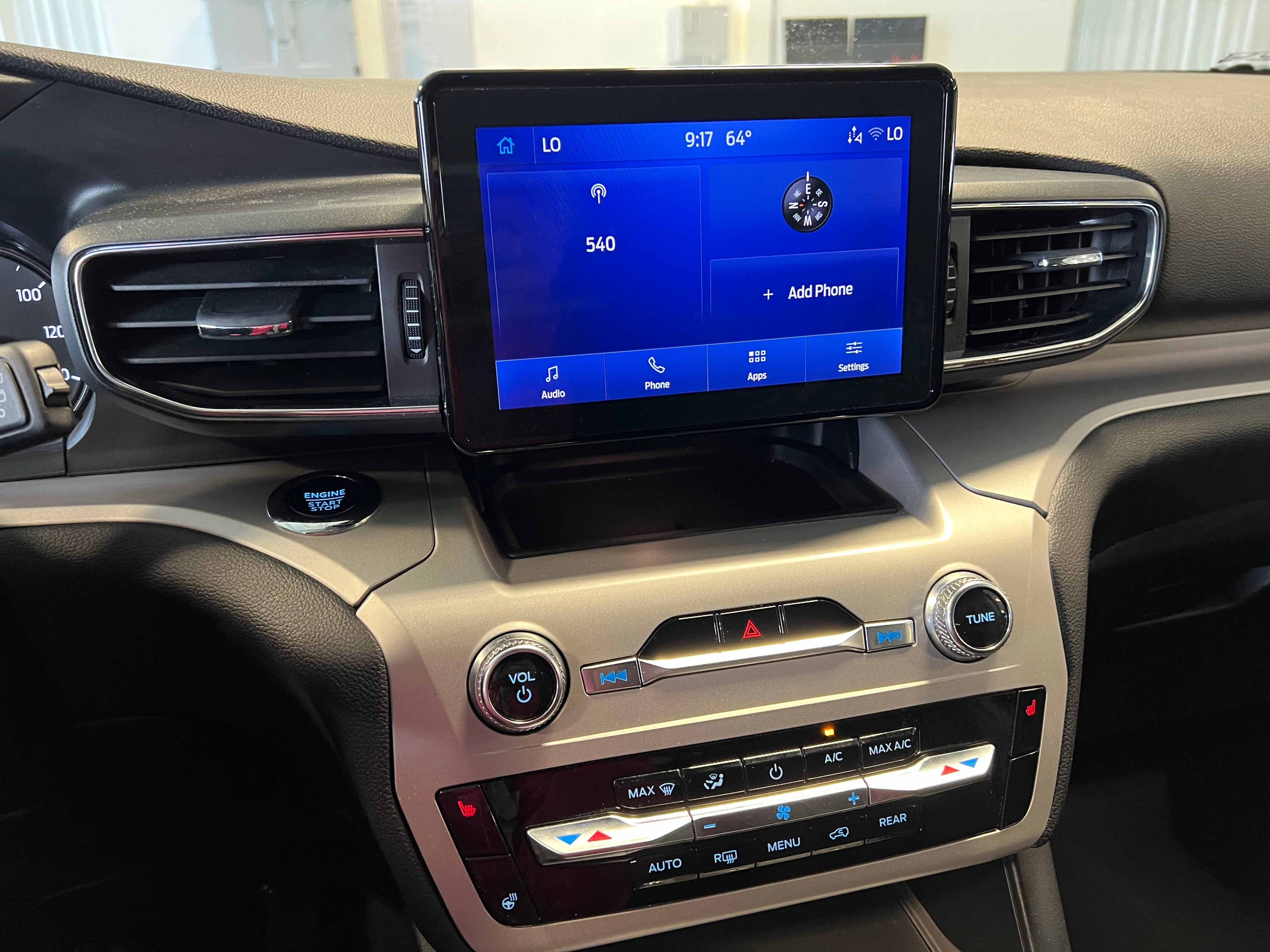 2024 Ford Explorer XLT 4