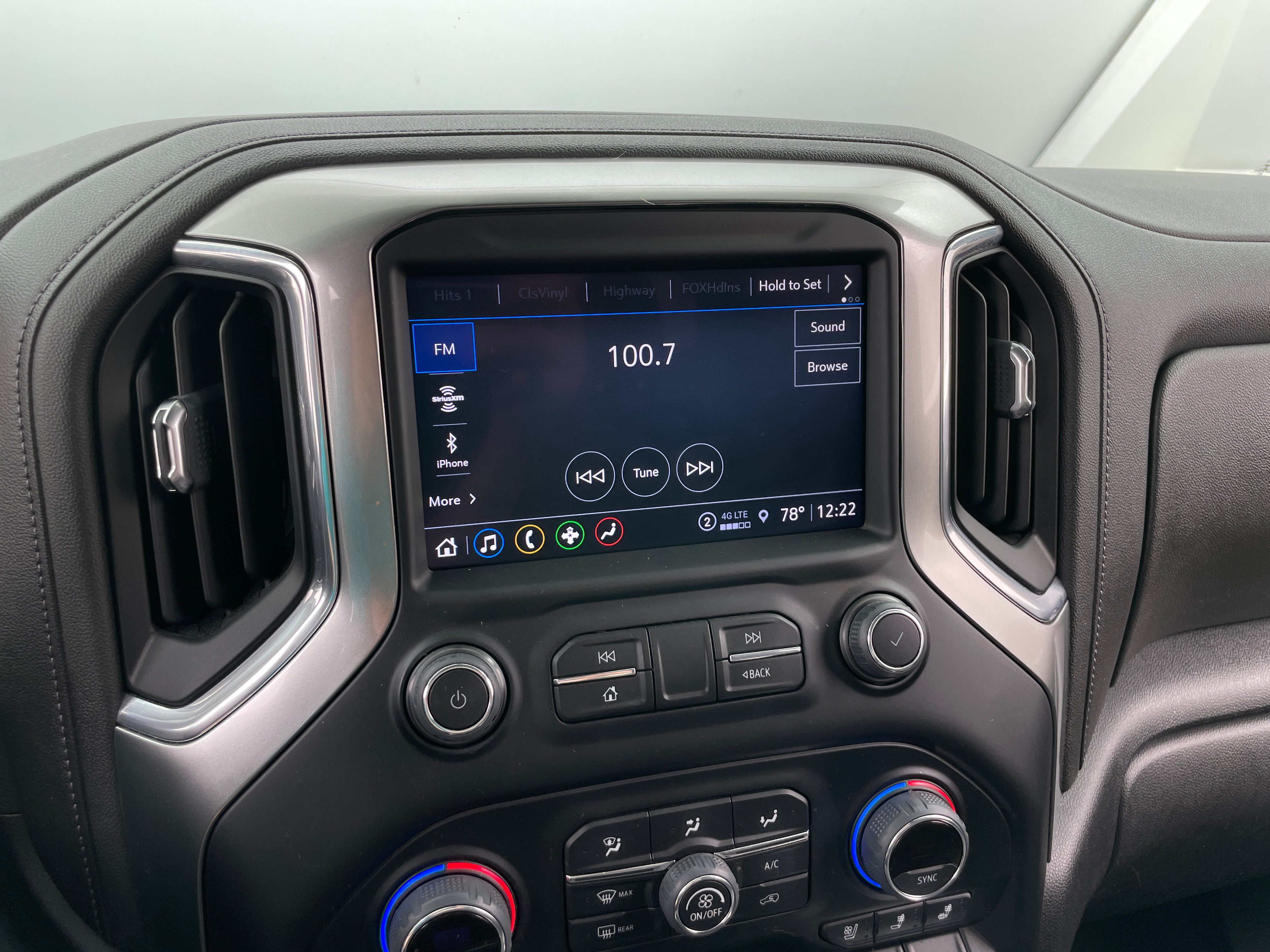 2021 Chevrolet Silverado 1500 LTZ 3