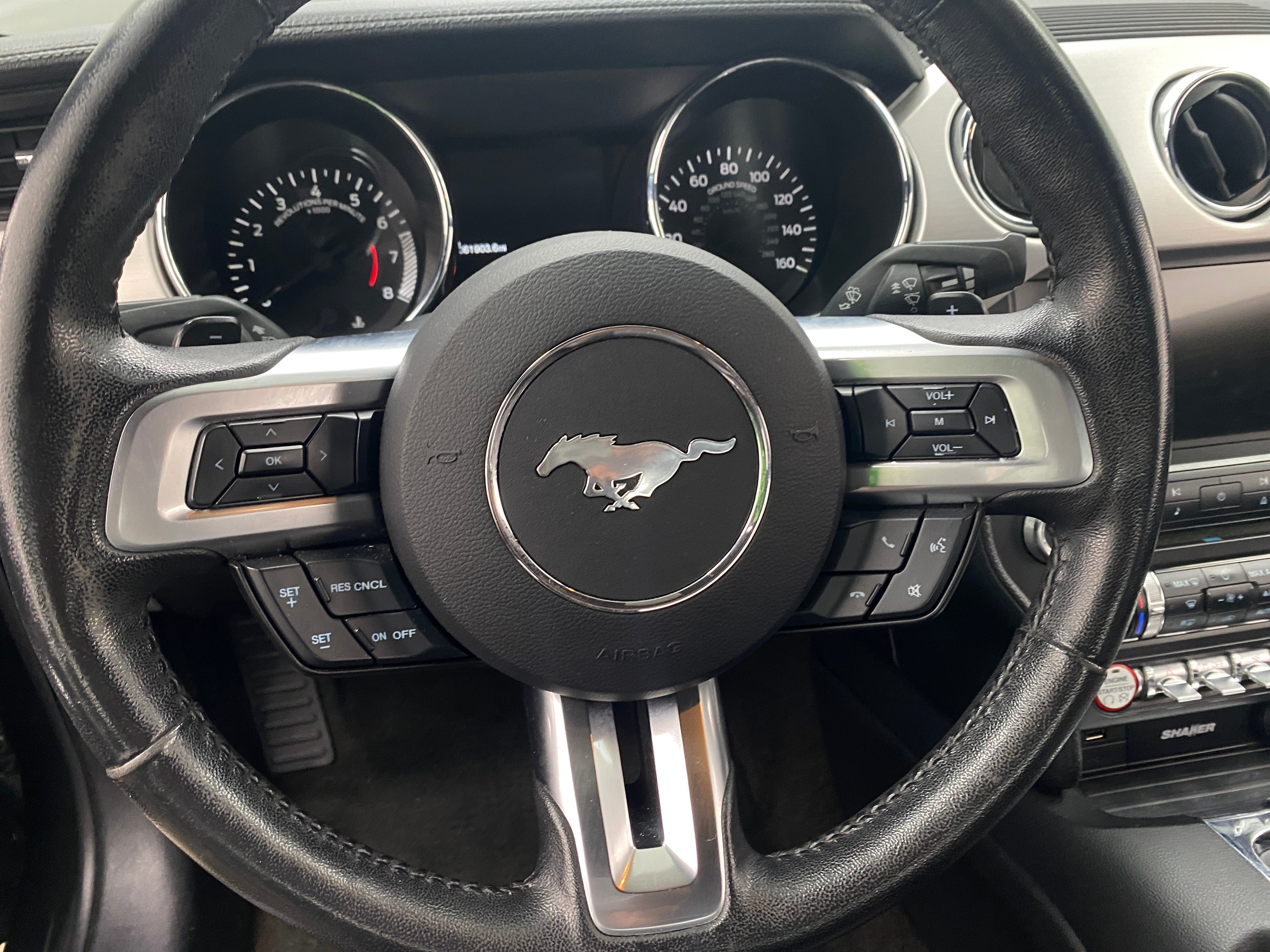 2017 Ford Mustang  4
