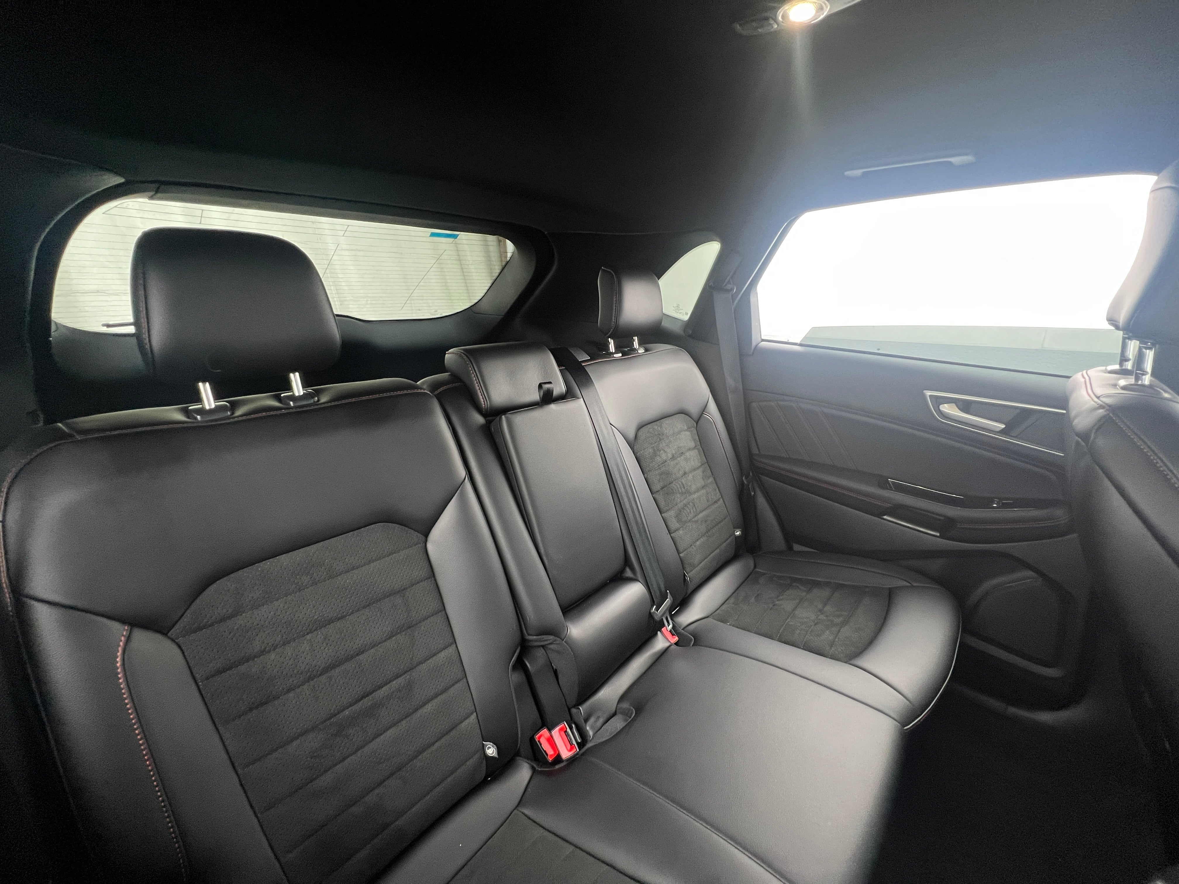 2020 Ford Edge  5
