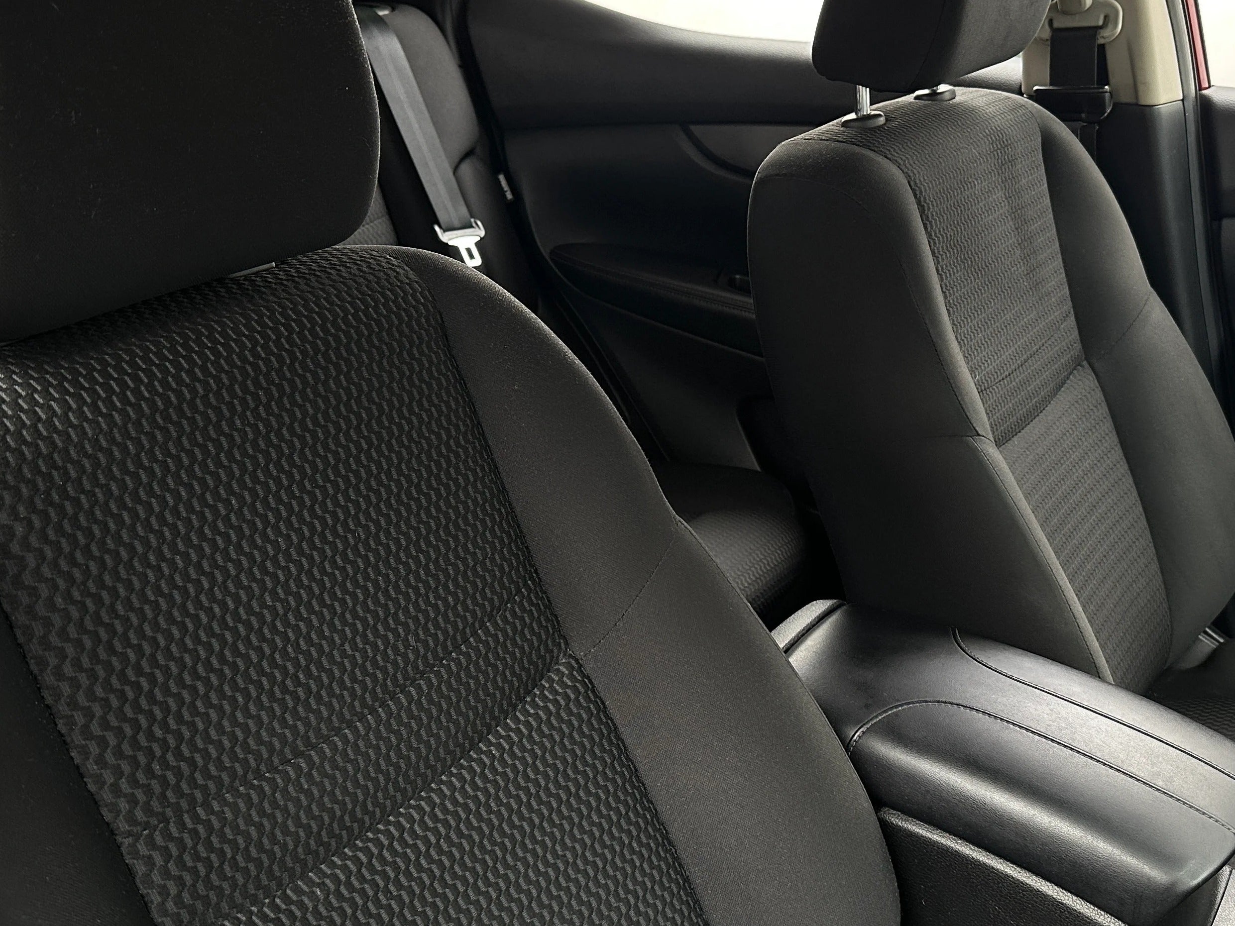 2020 Nissan Rogue Sport S 2