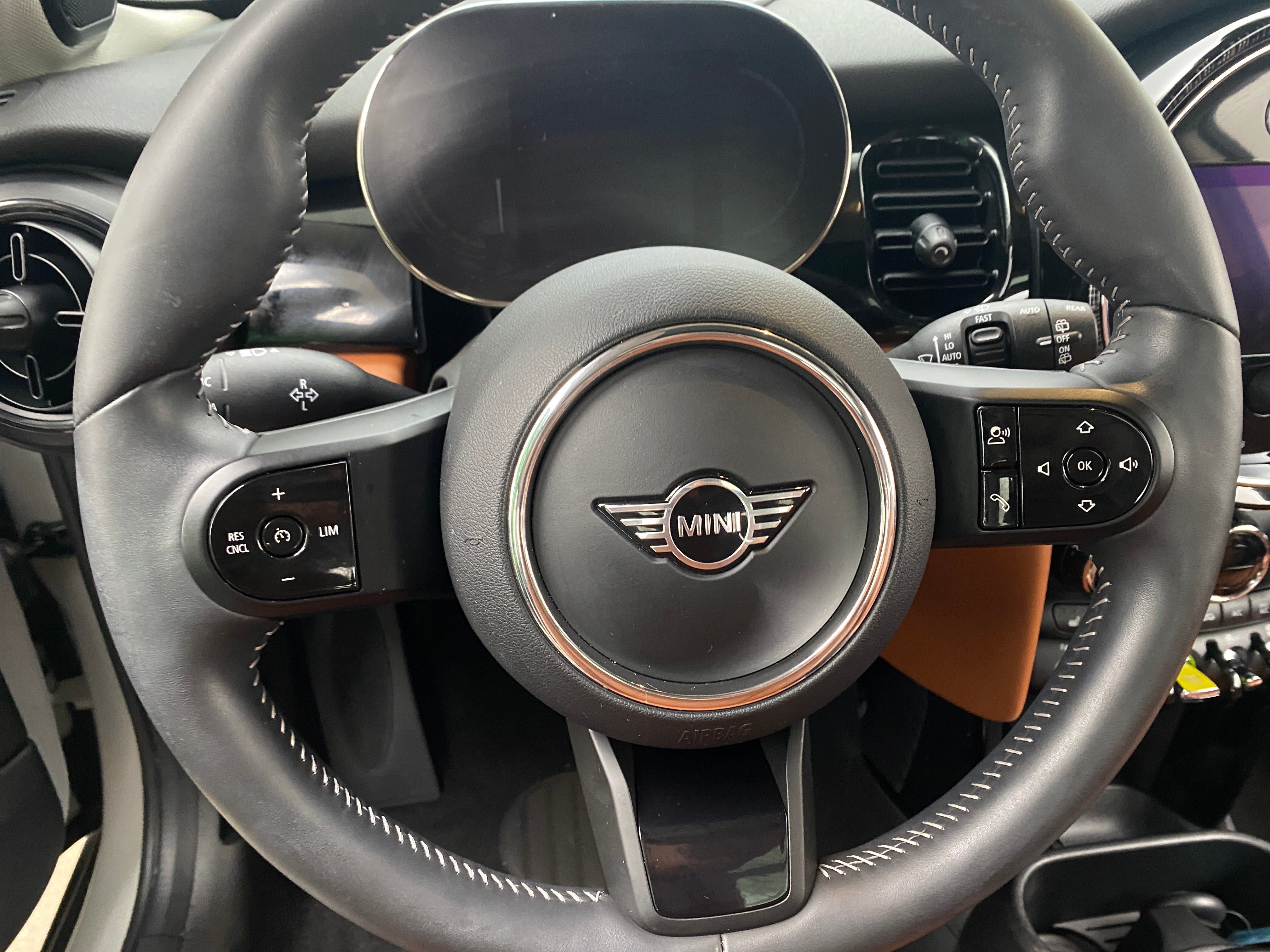 2023 MINI Cooper Hardtop SE 4