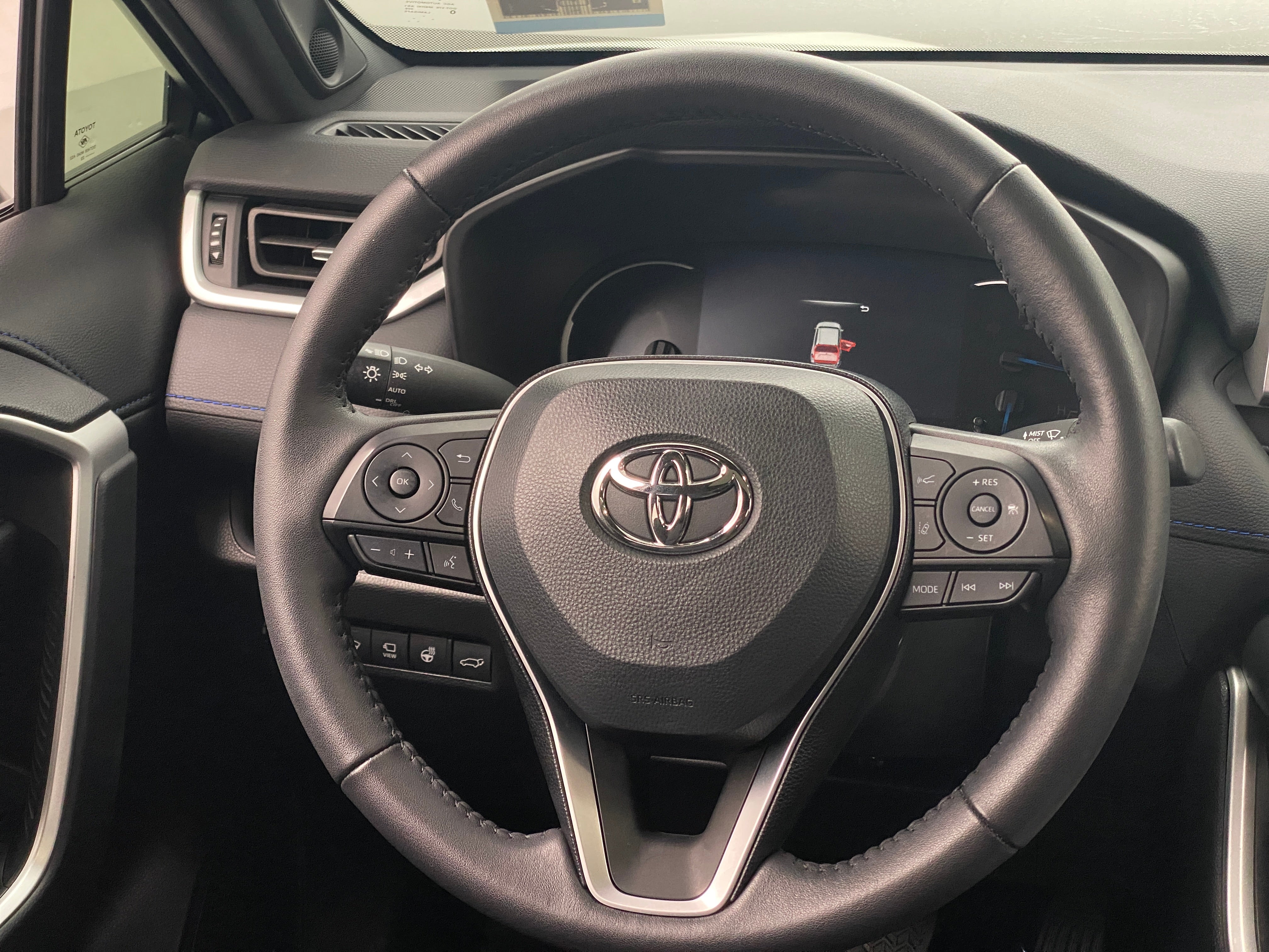 2022 Toyota RAV4 XSE 4