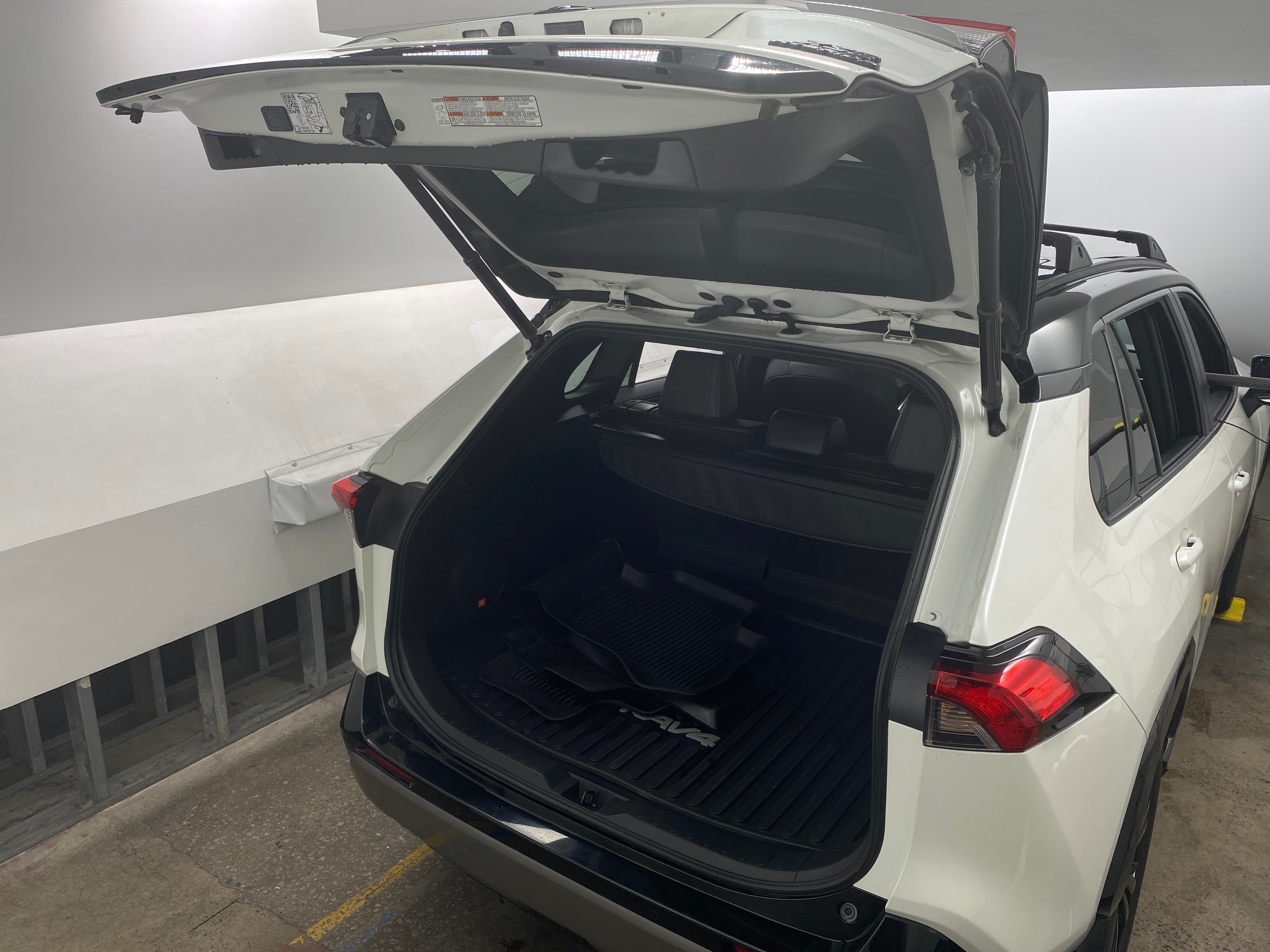2022 Toyota RAV4 XSE 6