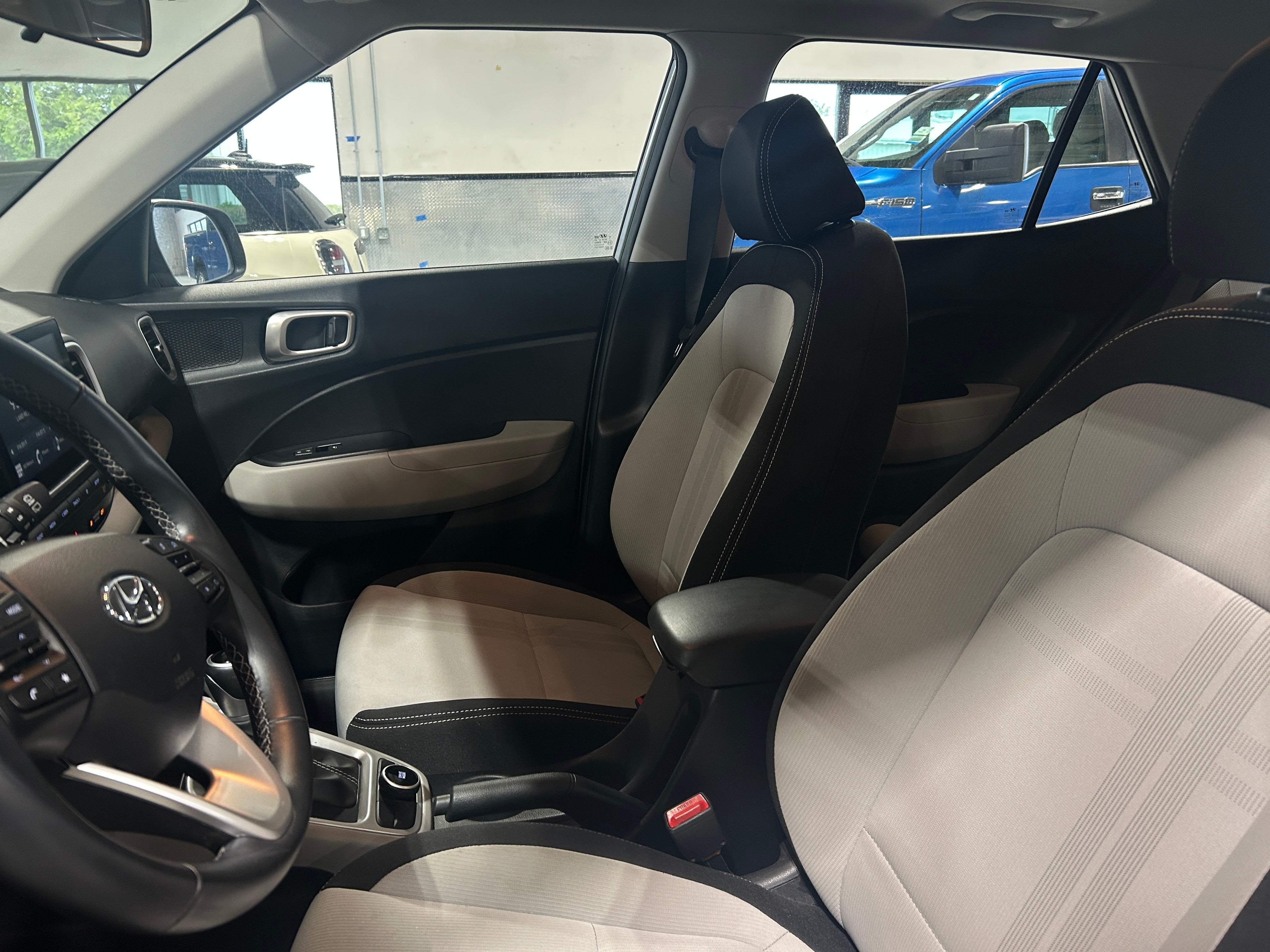 2023 Hyundai Venue SEL 2