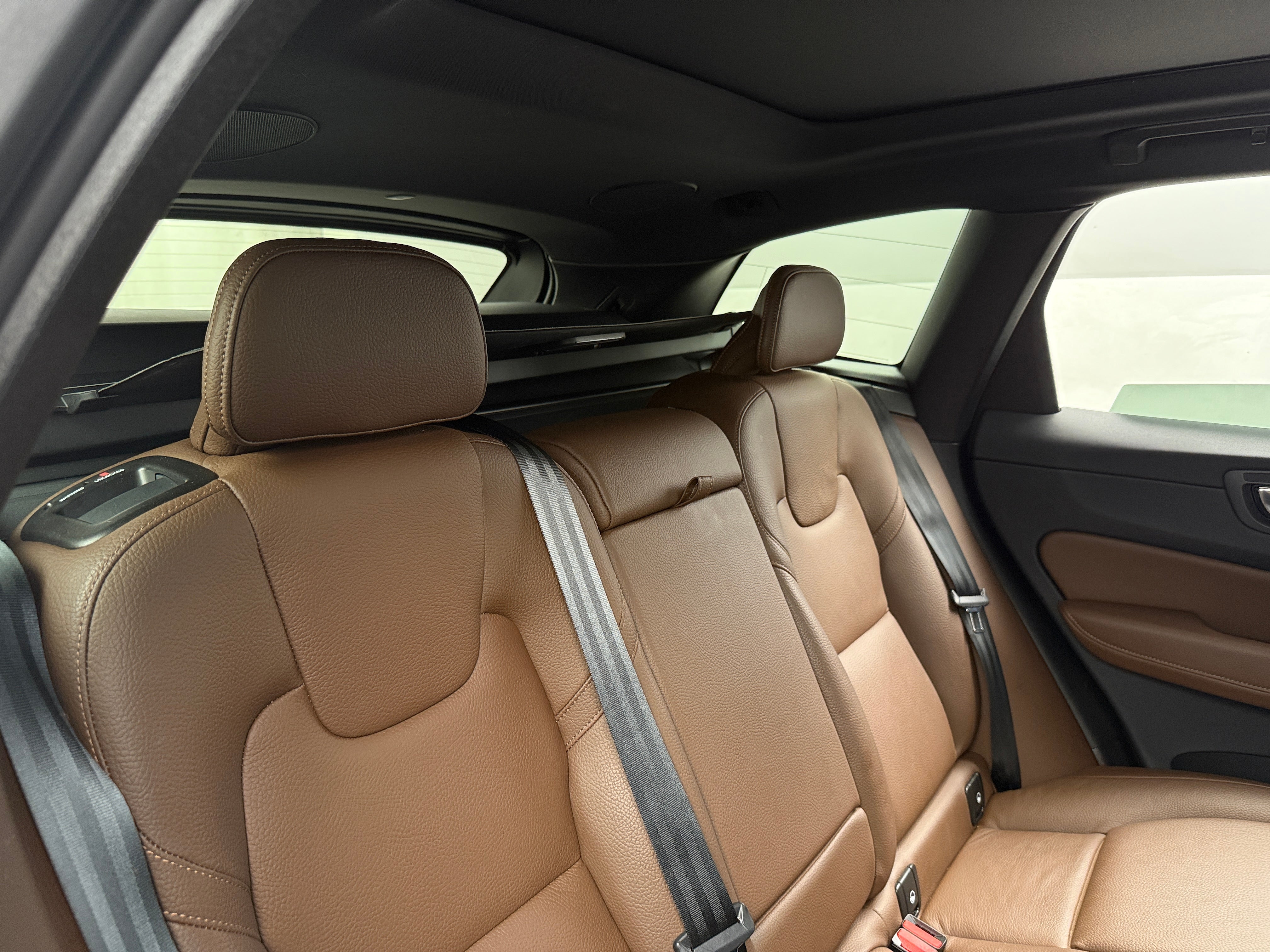 2022 Volvo XC60 B5 Momentum 6