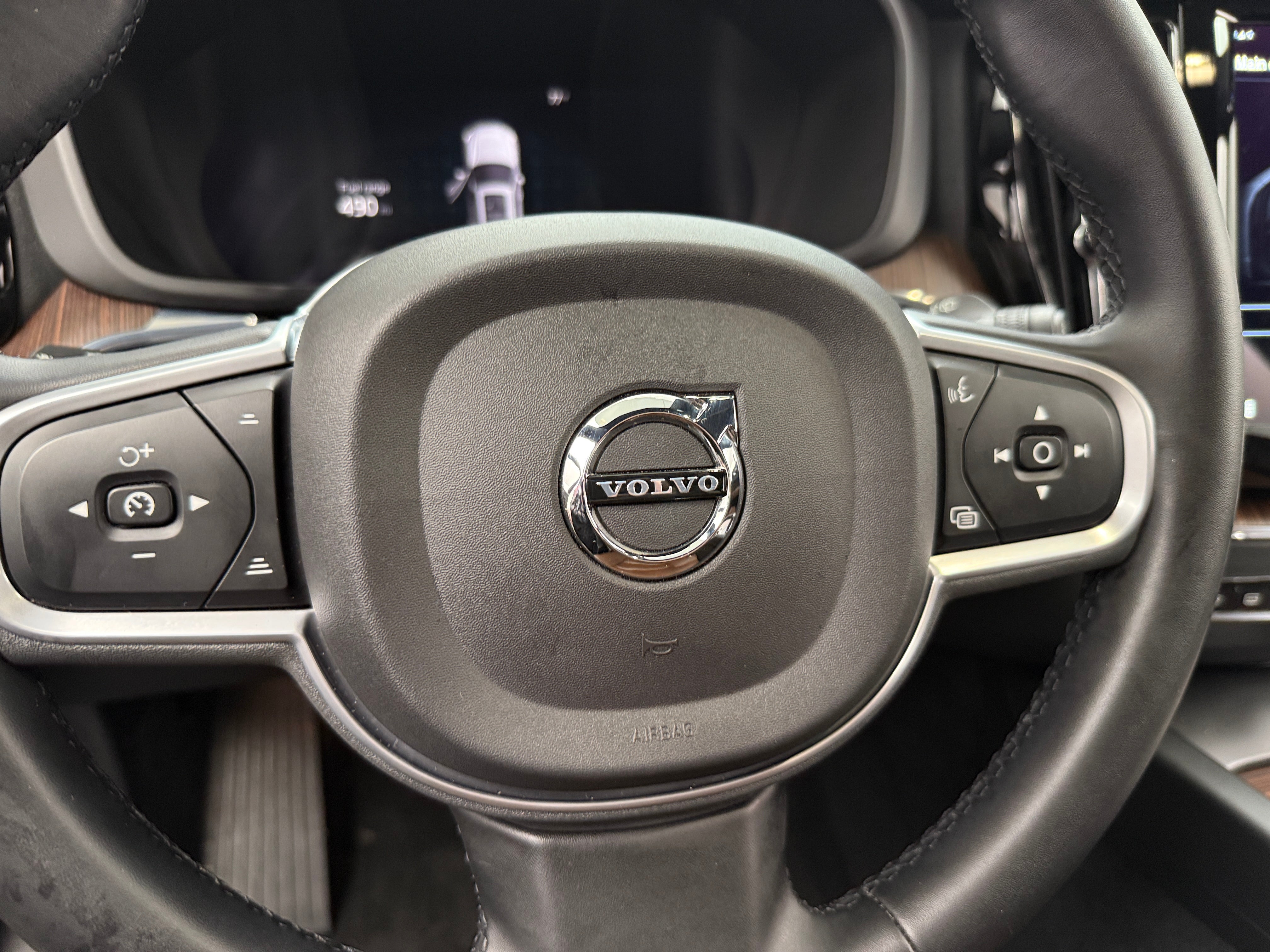 2022 Volvo XC60 B5 Momentum 5