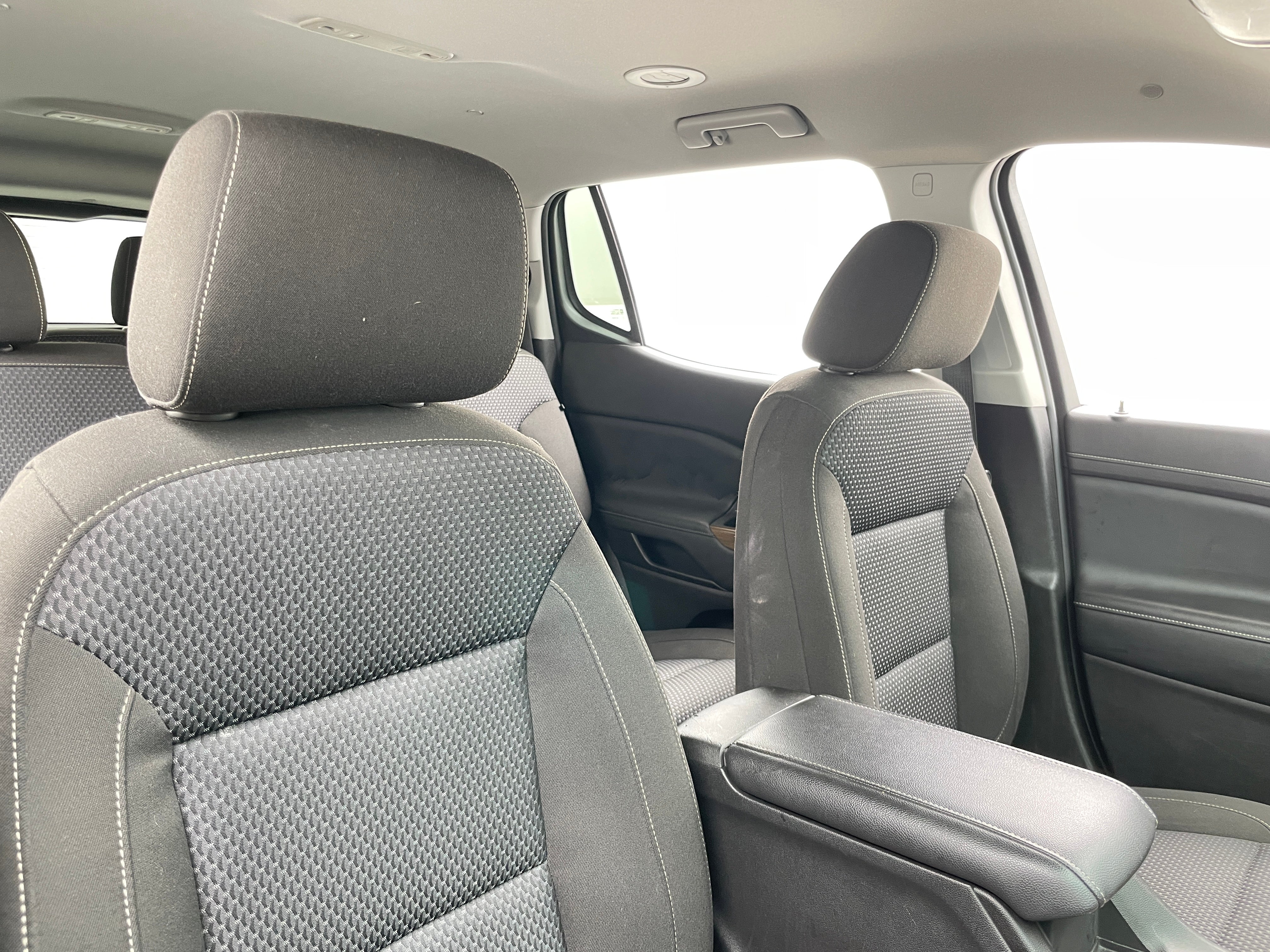 2020 GMC Acadia SLE 2
