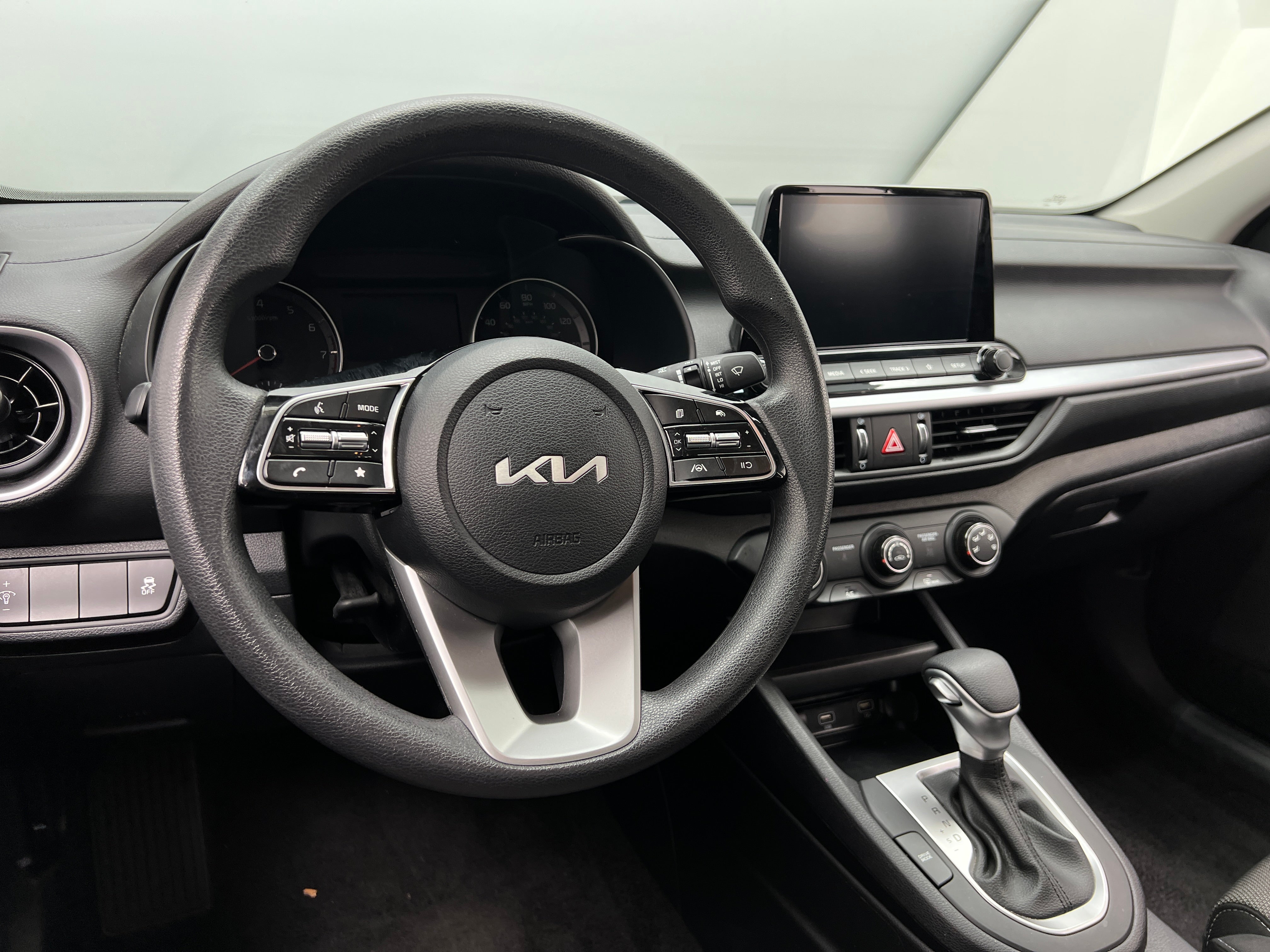 2024 Kia Forte LXS 5