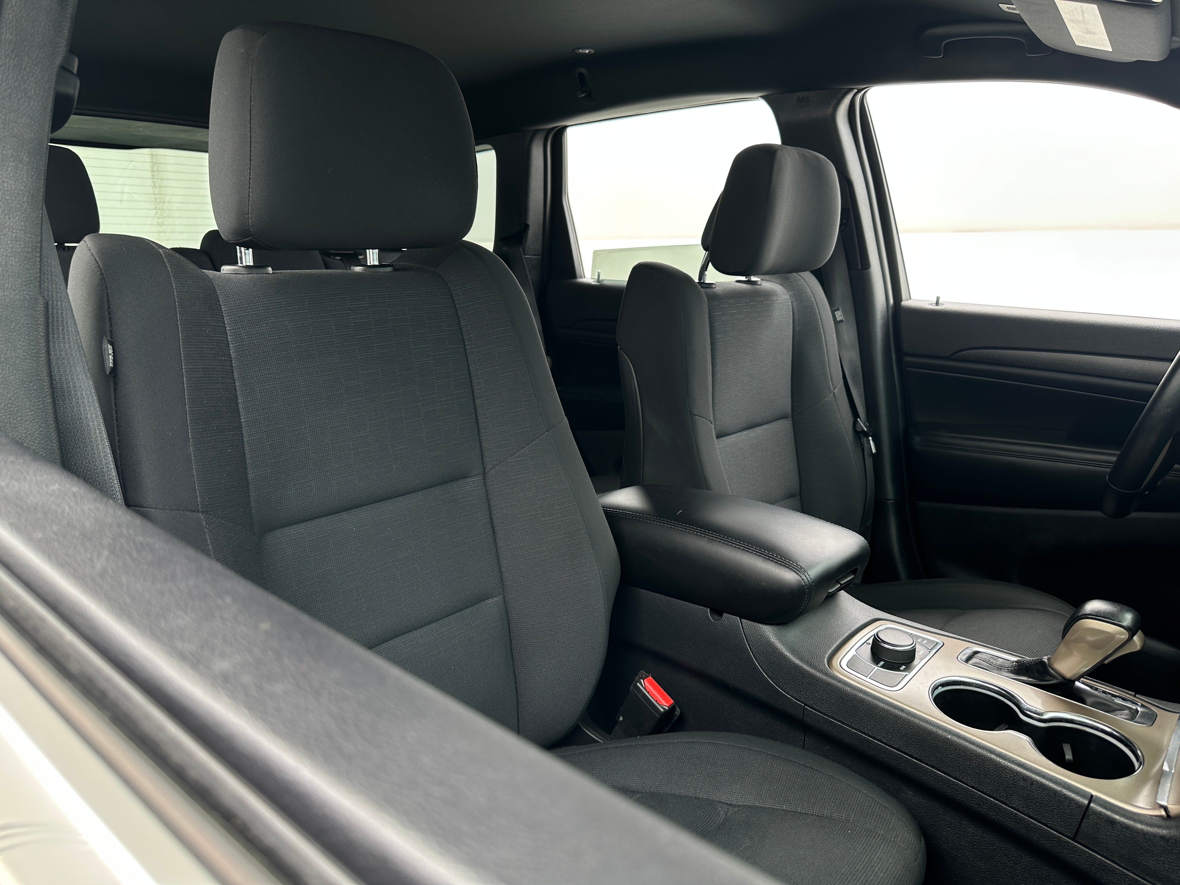 2017 Jeep Grand Cherokee Laredo 2