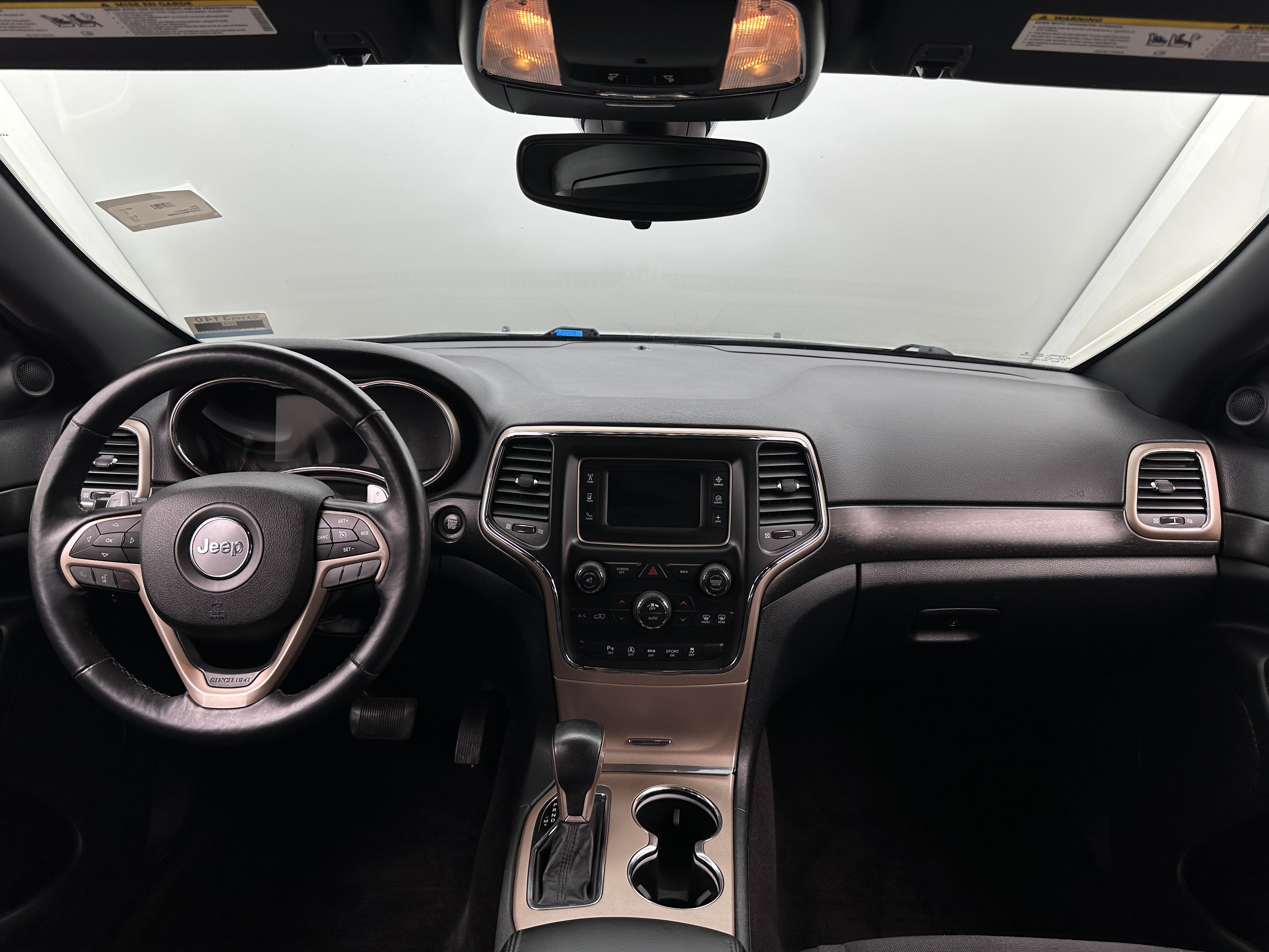 2017 Jeep Grand Cherokee Laredo 3