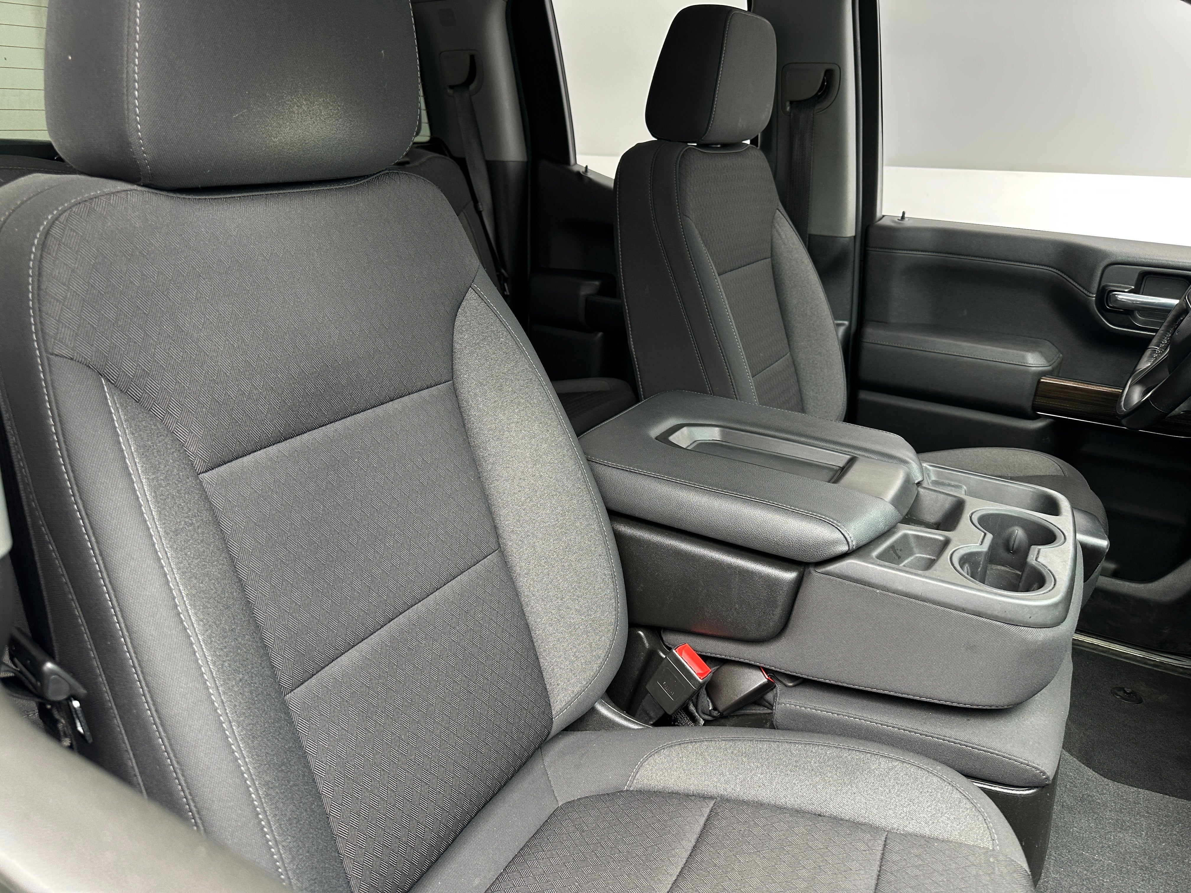 2022 Chevrolet Silverado 1500 LT 2