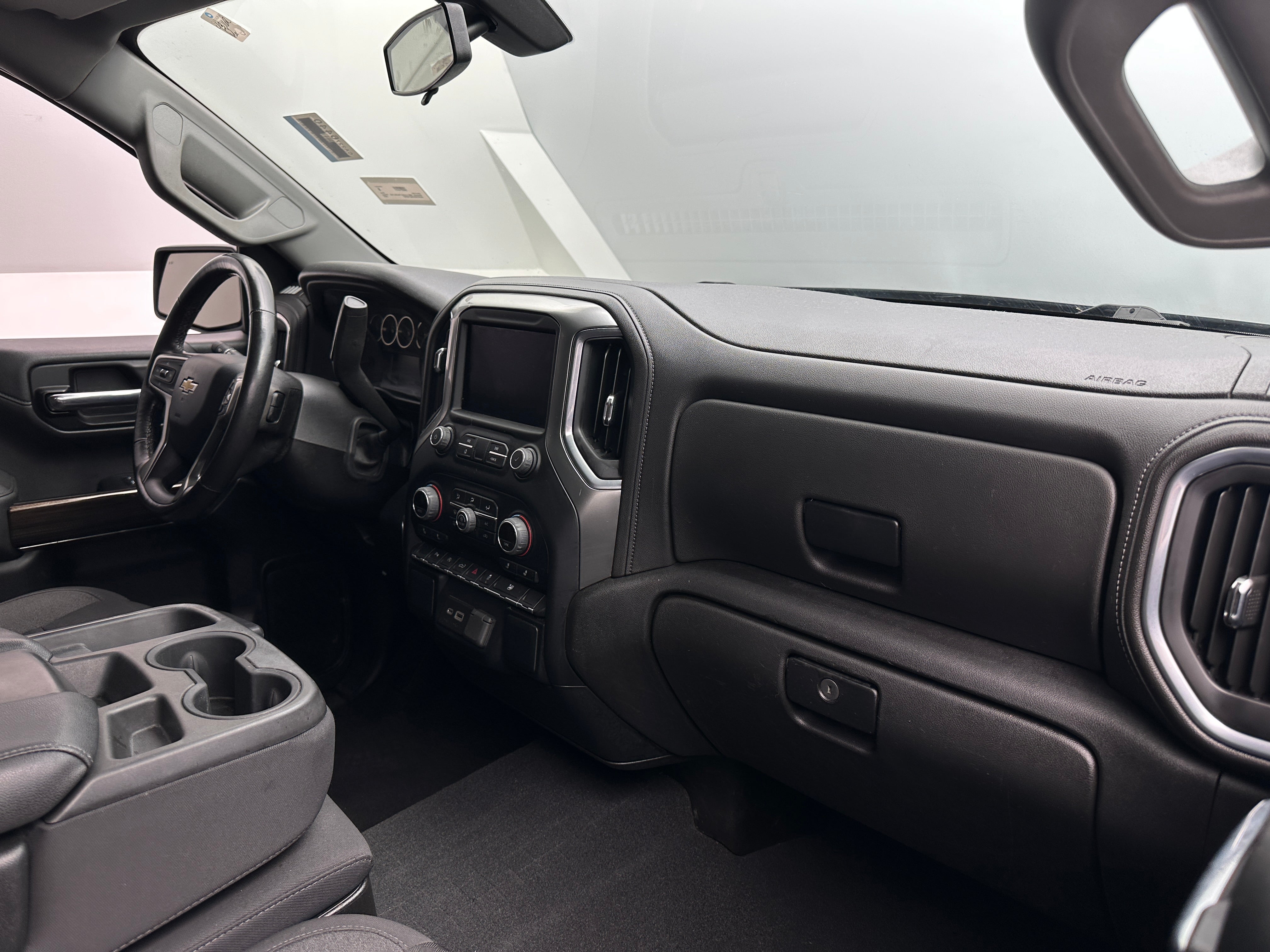2022 Chevrolet Silverado 1500 LT 3