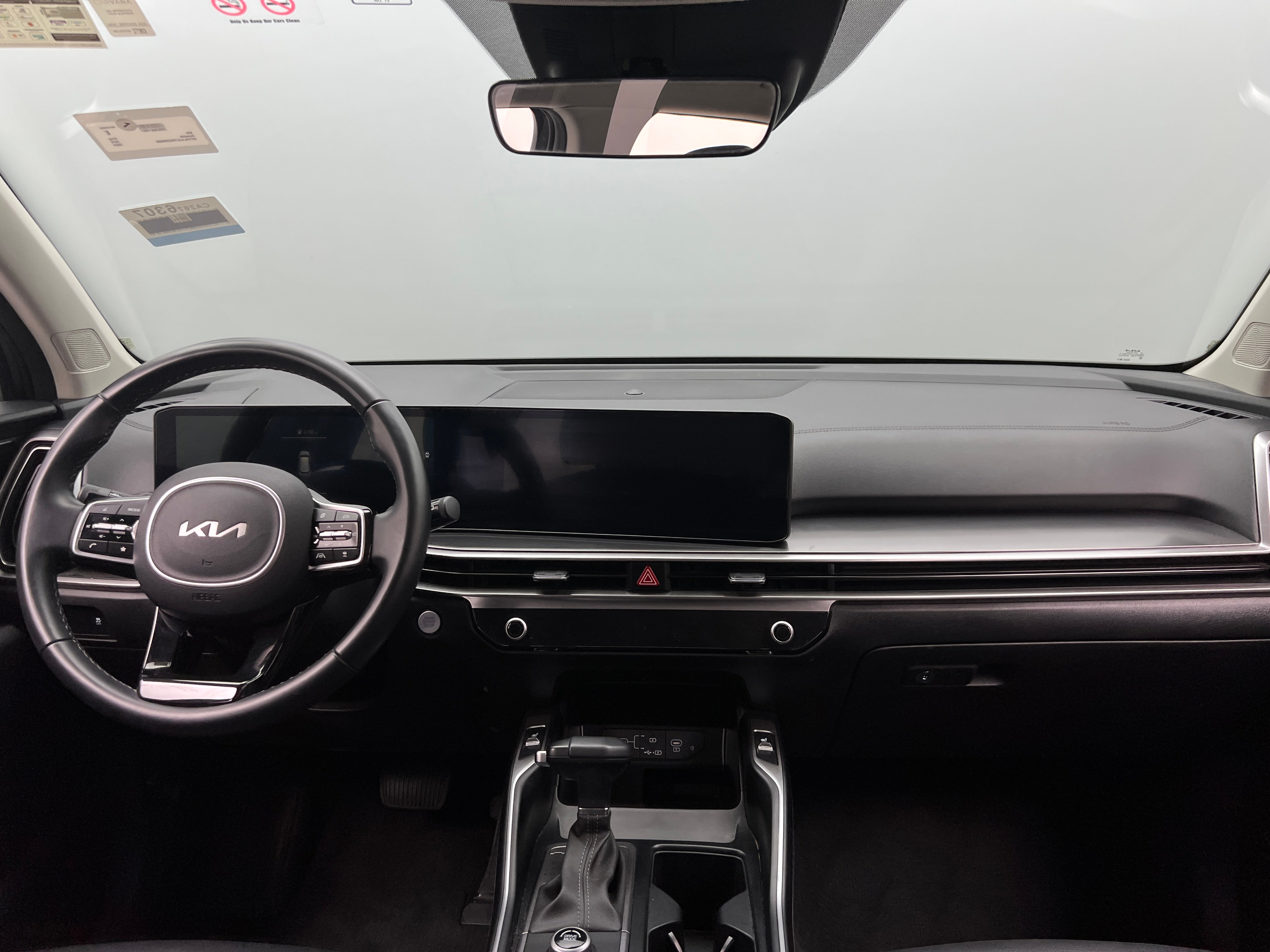 2024 Kia Sorento S 2