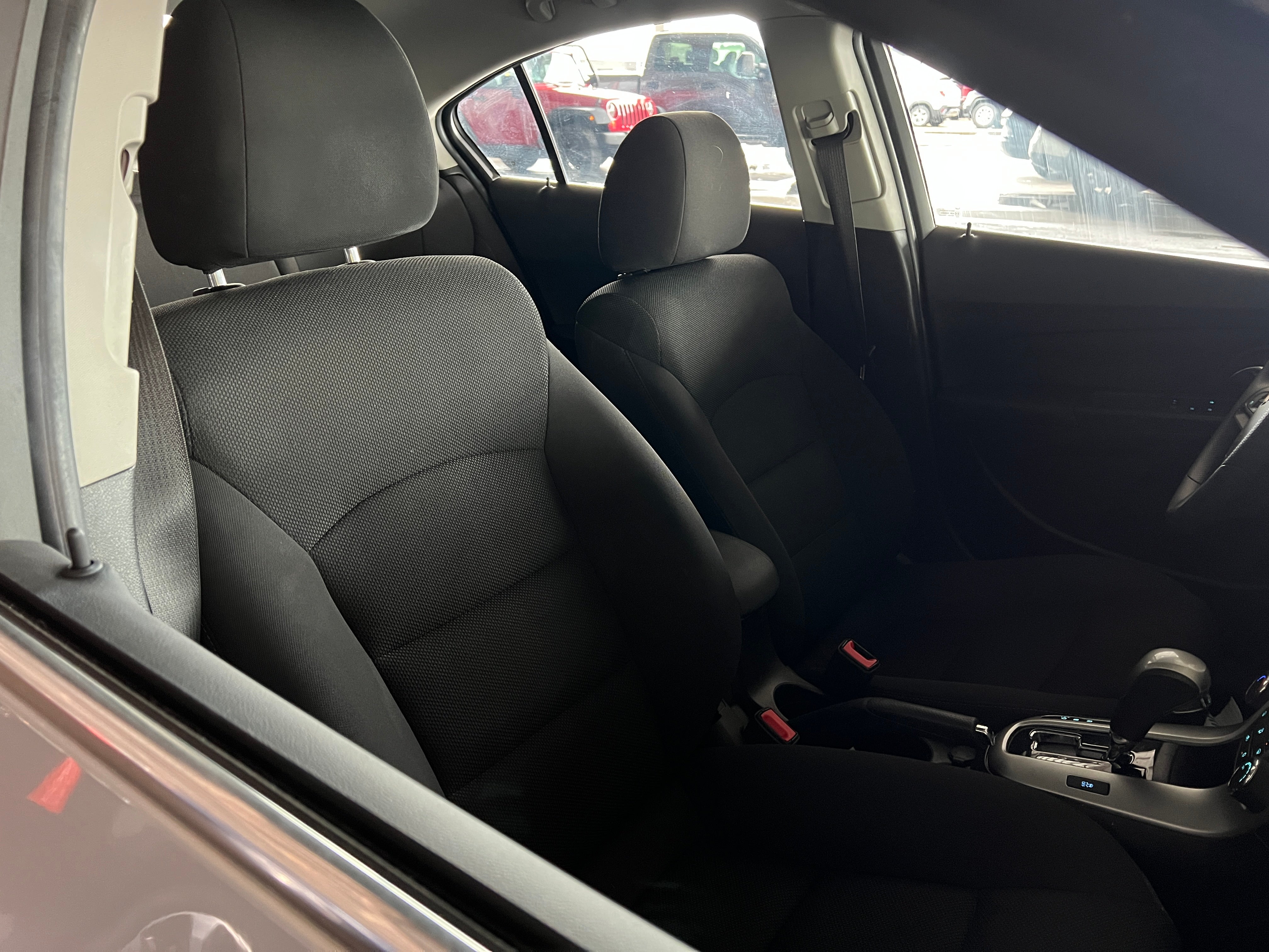 2015 Chevrolet Cruze LT 2