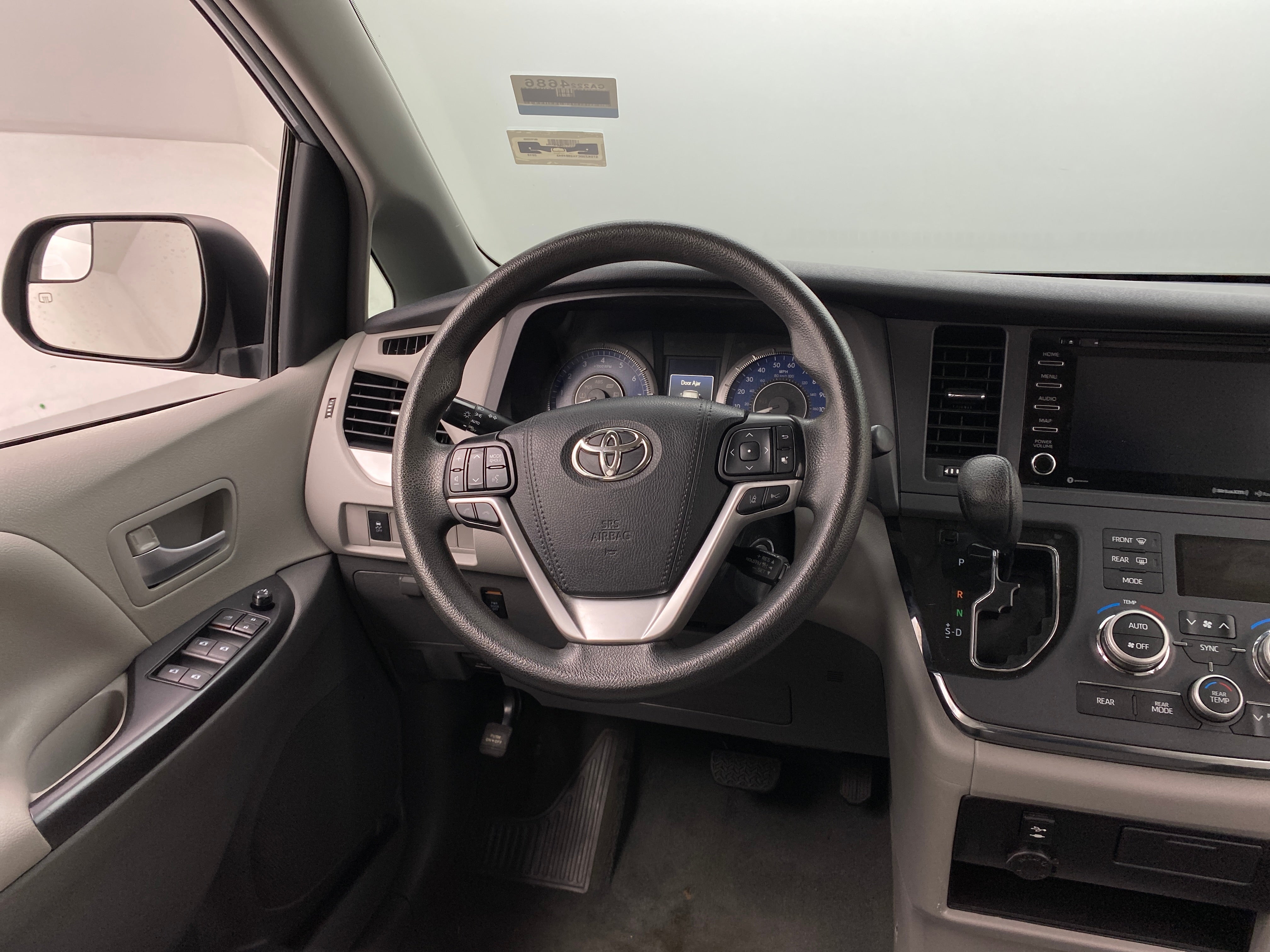 2019 Toyota Sienna LE 5