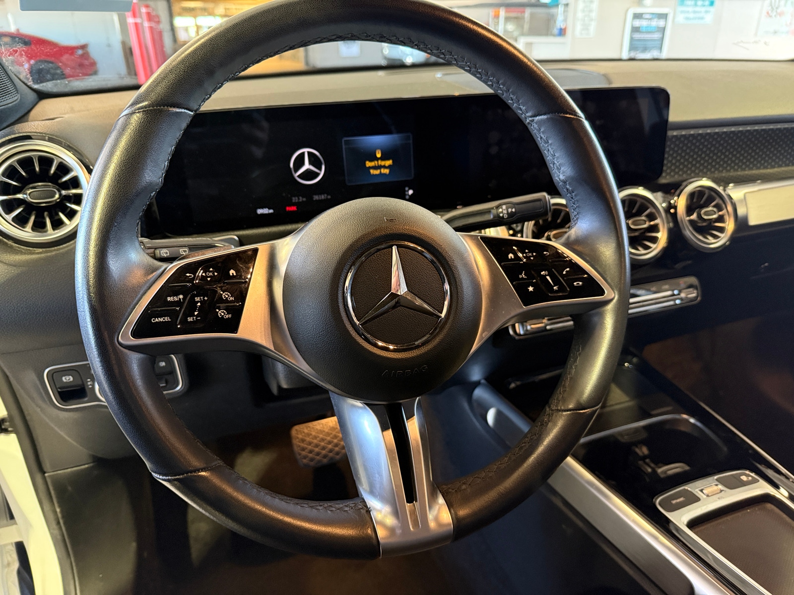 Thumbnail: 2024 Mercedes-Benz GLB - 4