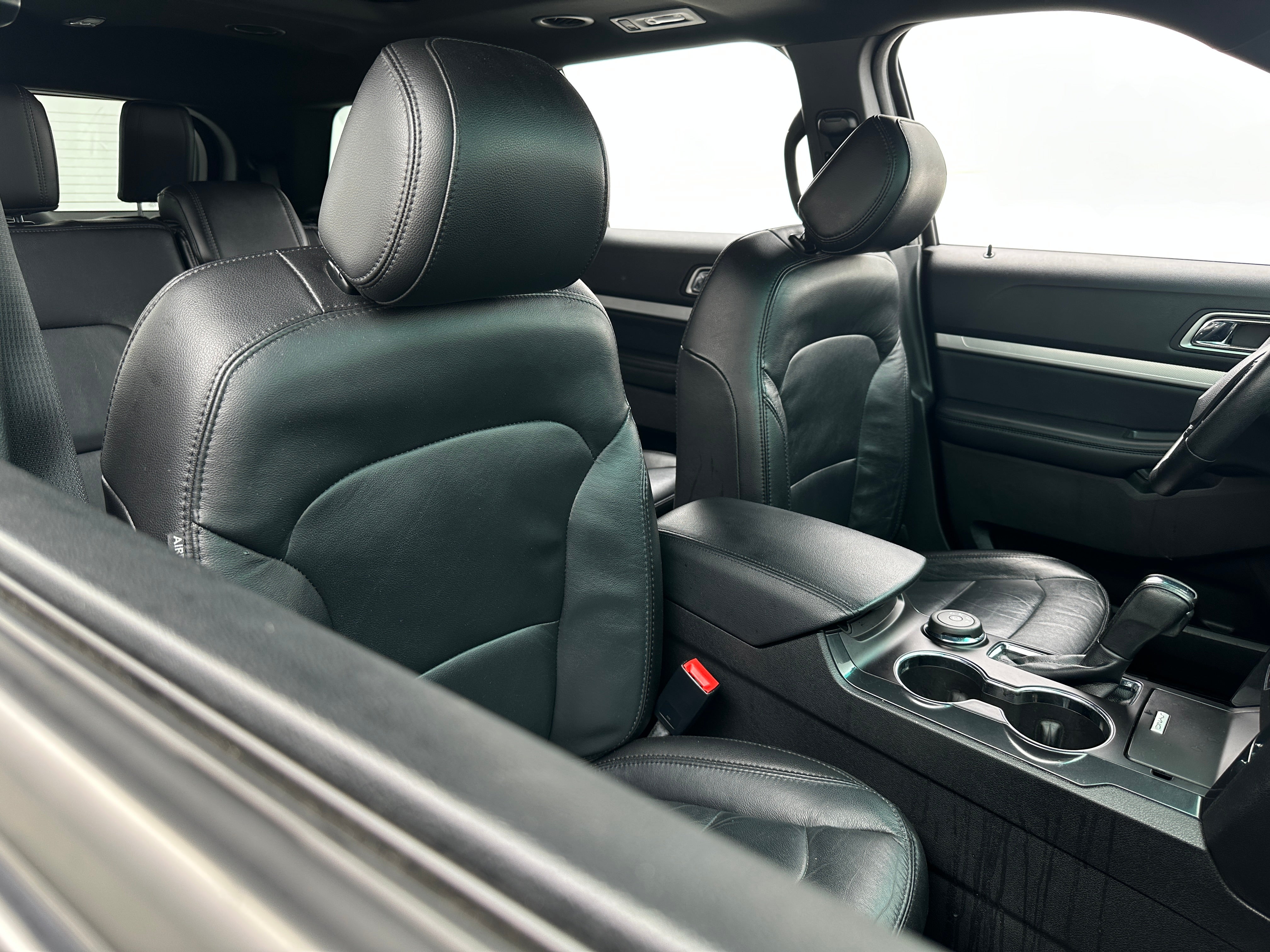 2017 Ford Explorer XLT 2
