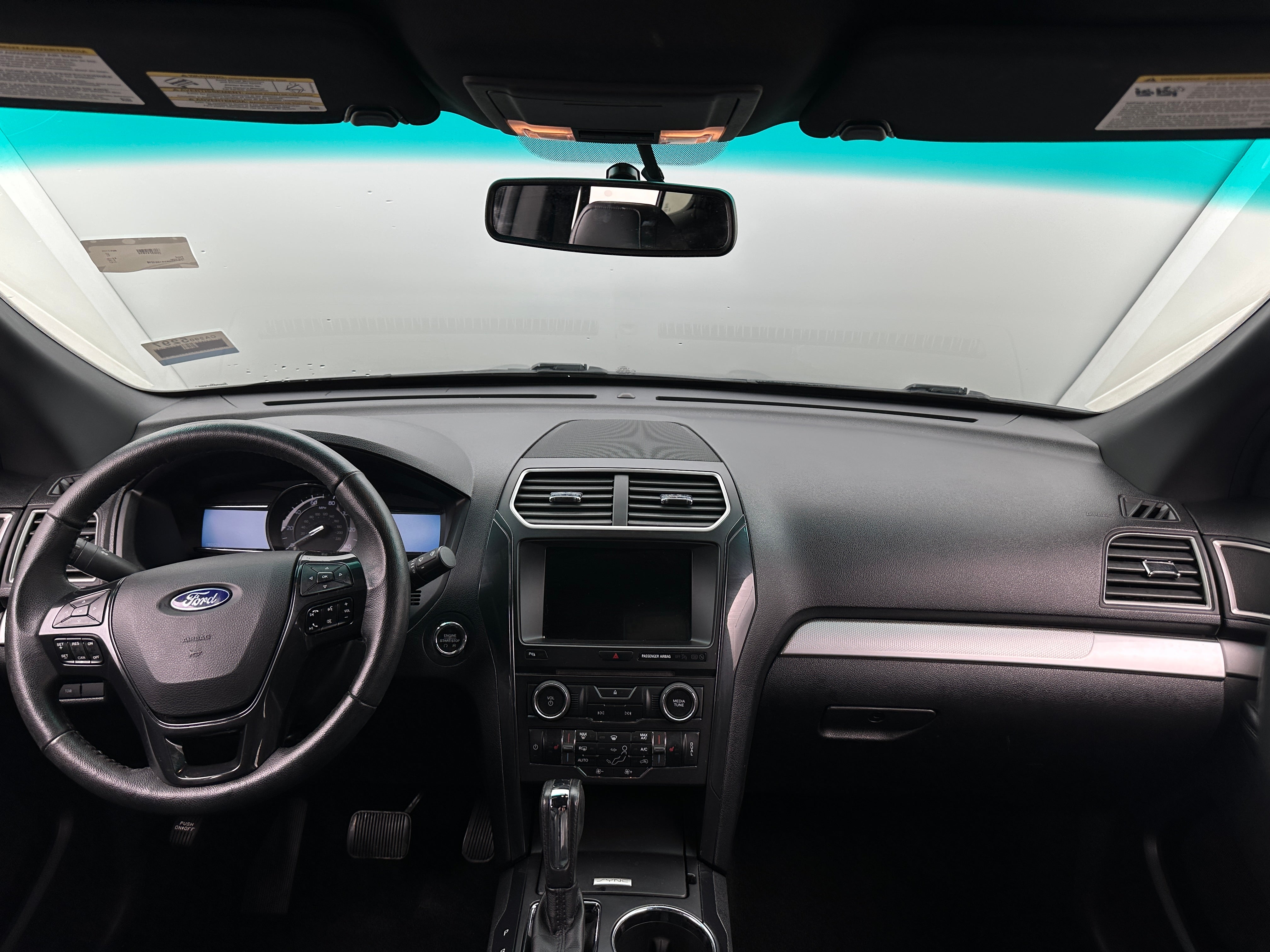 2017 Ford Explorer XLT 3