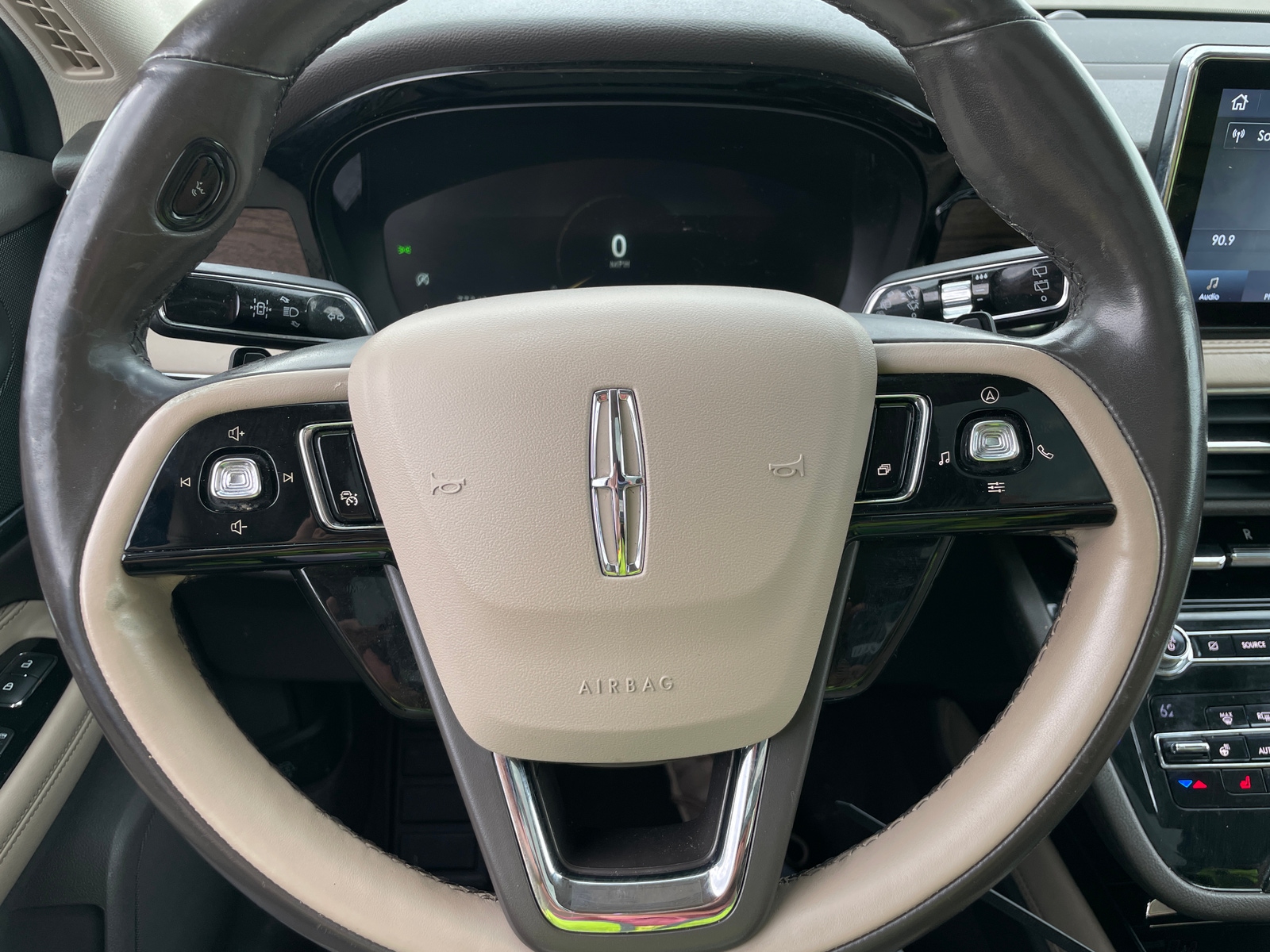 Thumbnail: 2020 Lincoln Corsair - 4