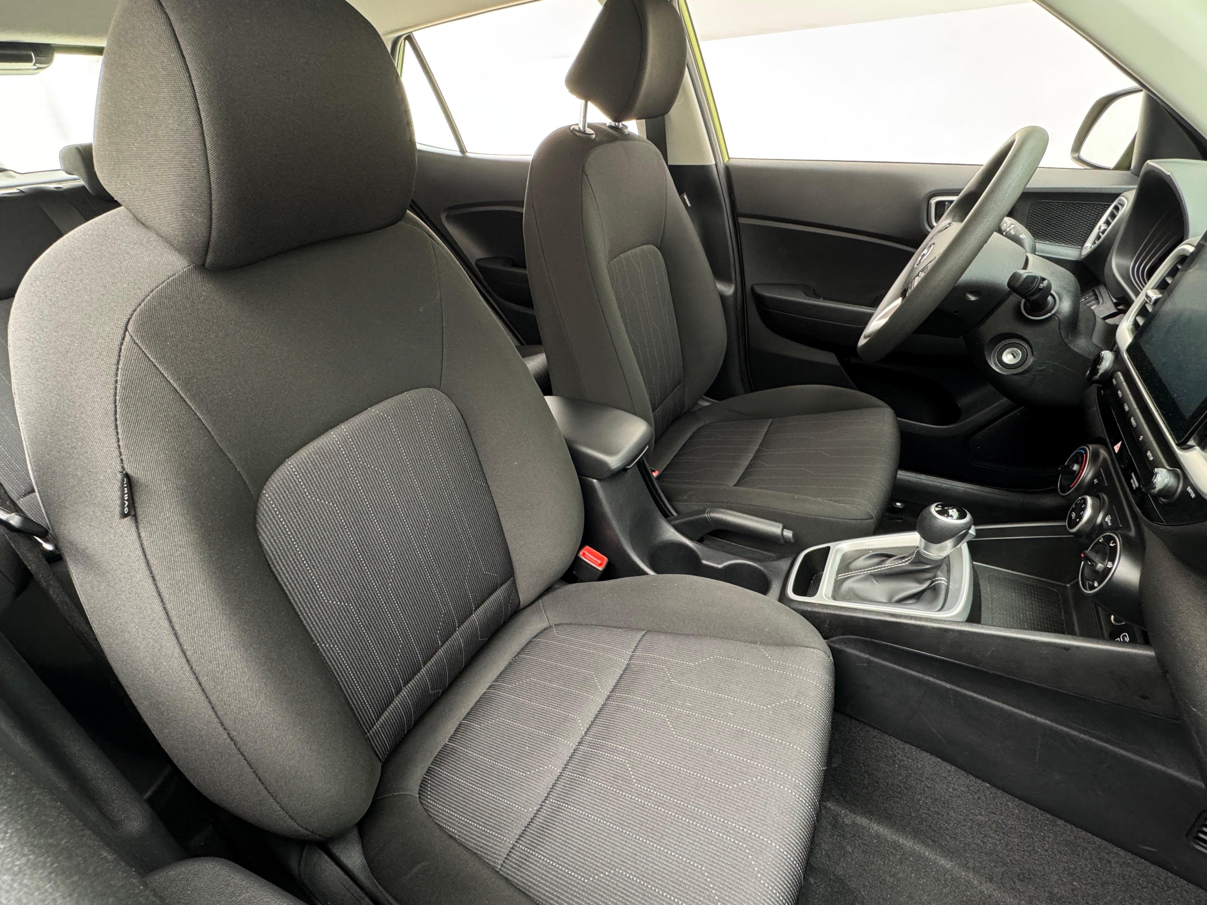 2024 Hyundai Venue SE 2