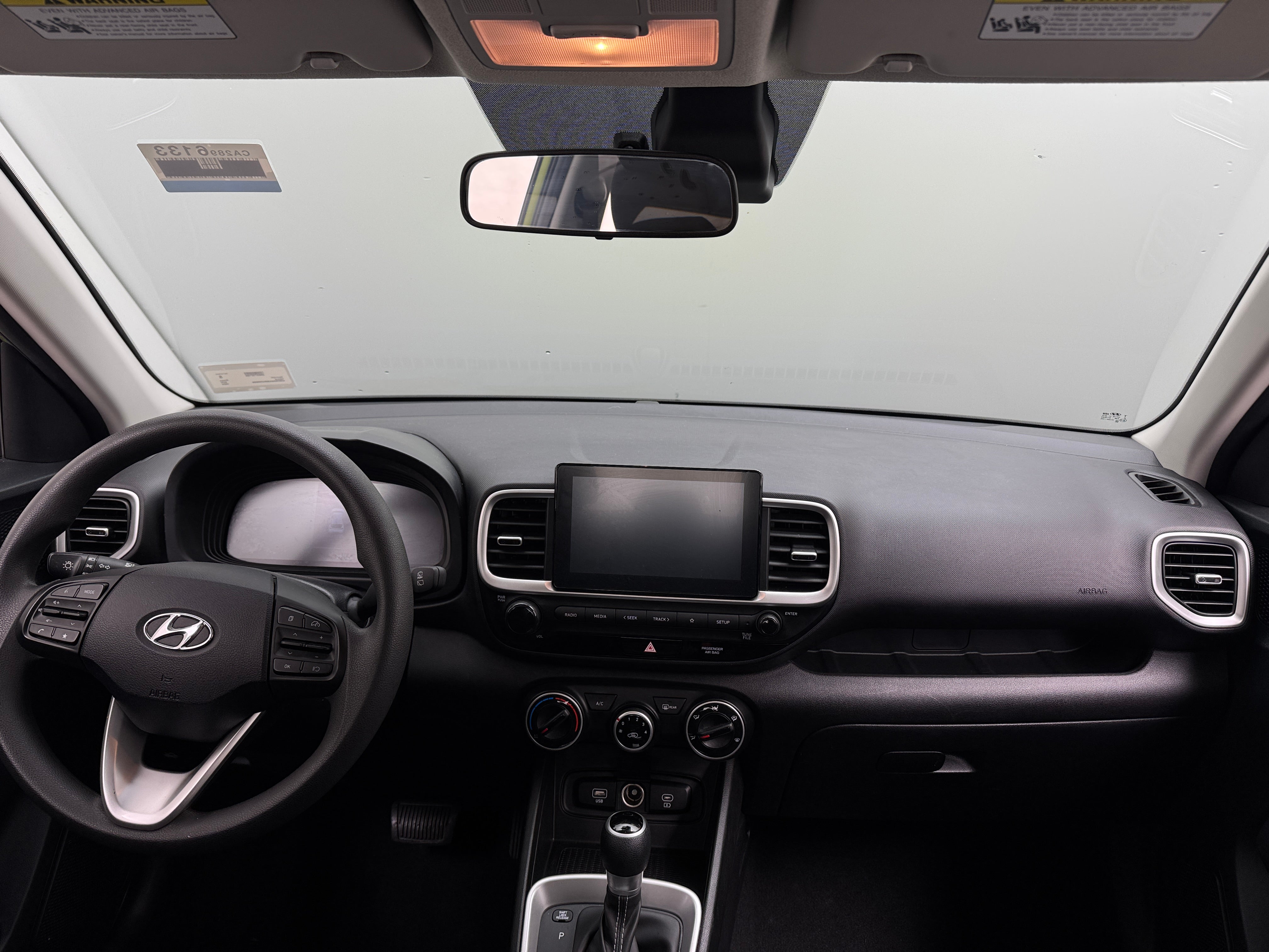 2024 Hyundai Venue SE 3