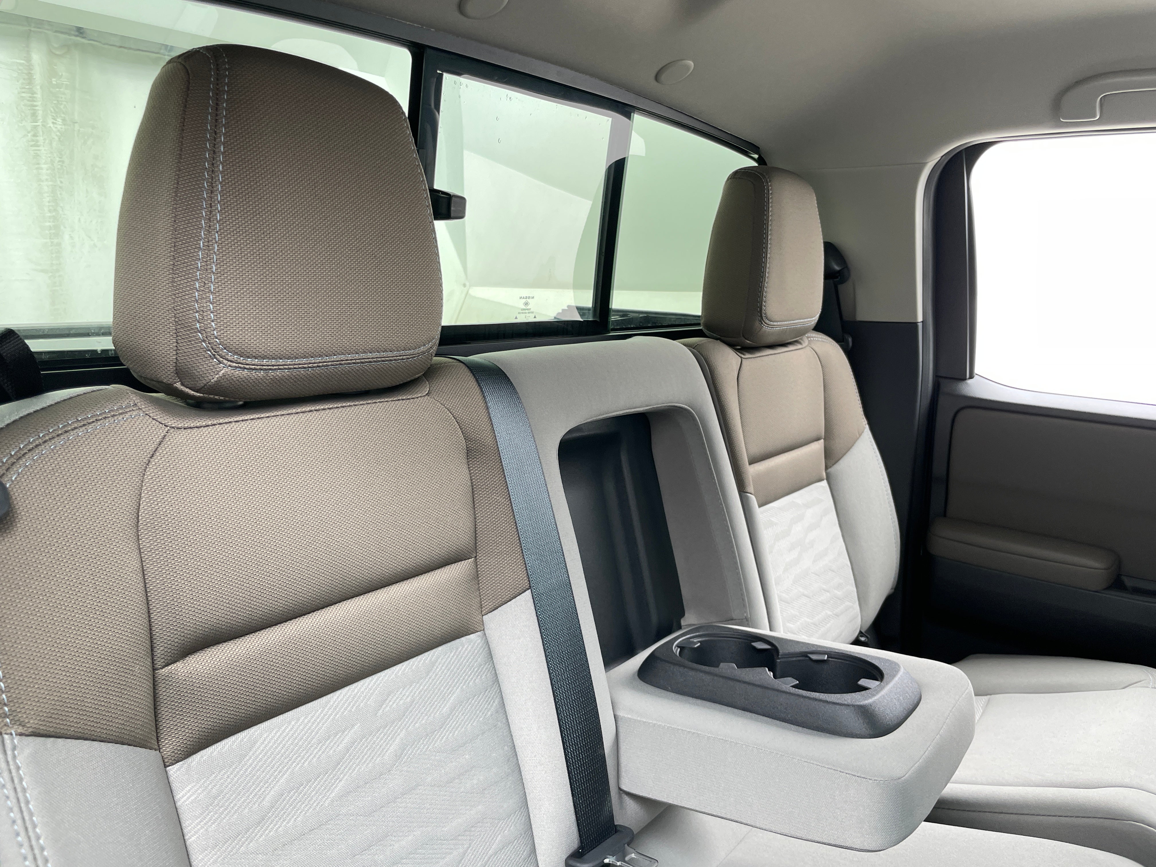 2023 Nissan Frontier SV 6