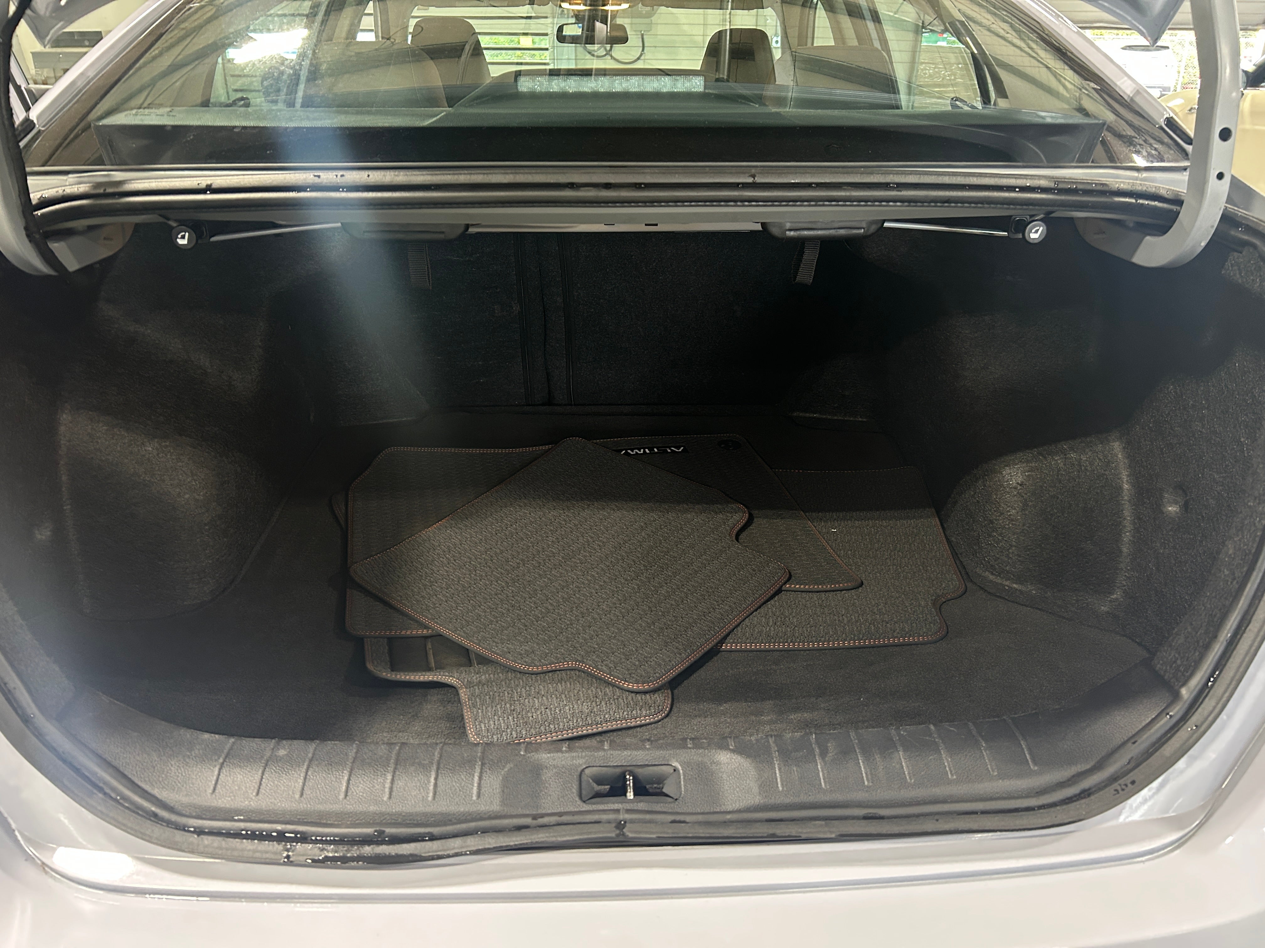 2024 Nissan Altima SR 7