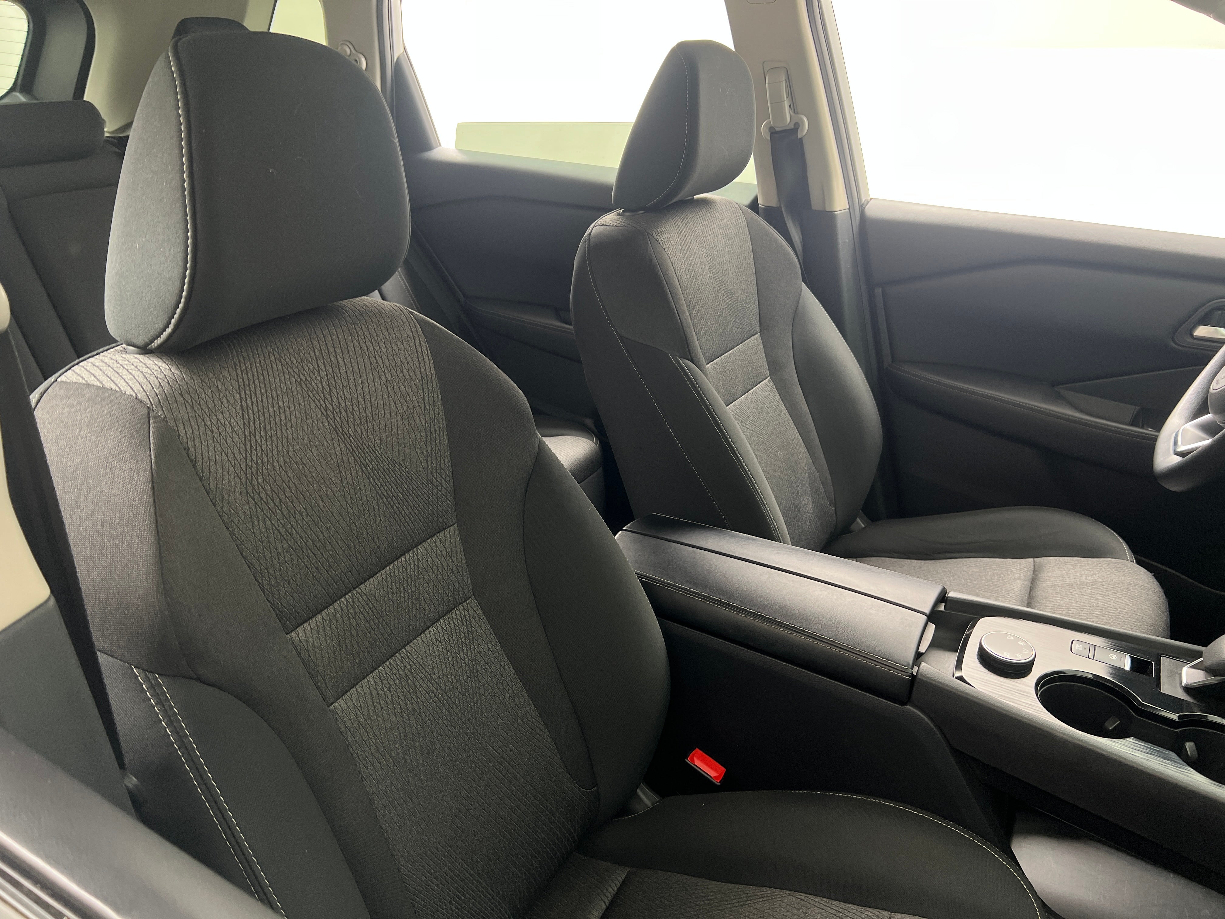 2024 Nissan Rogue SV 2