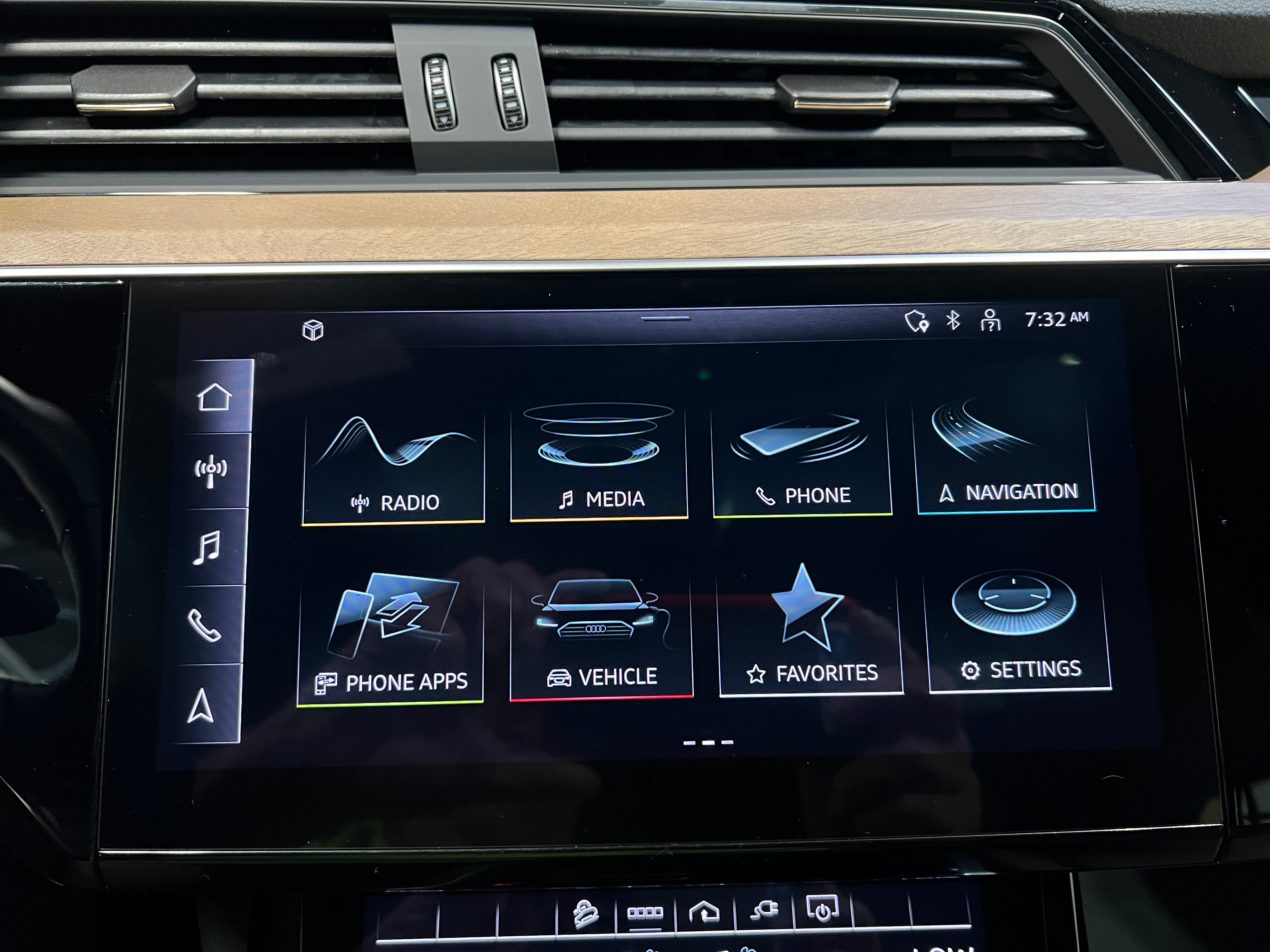 2024 Audi Q8 e-tron Premium 3