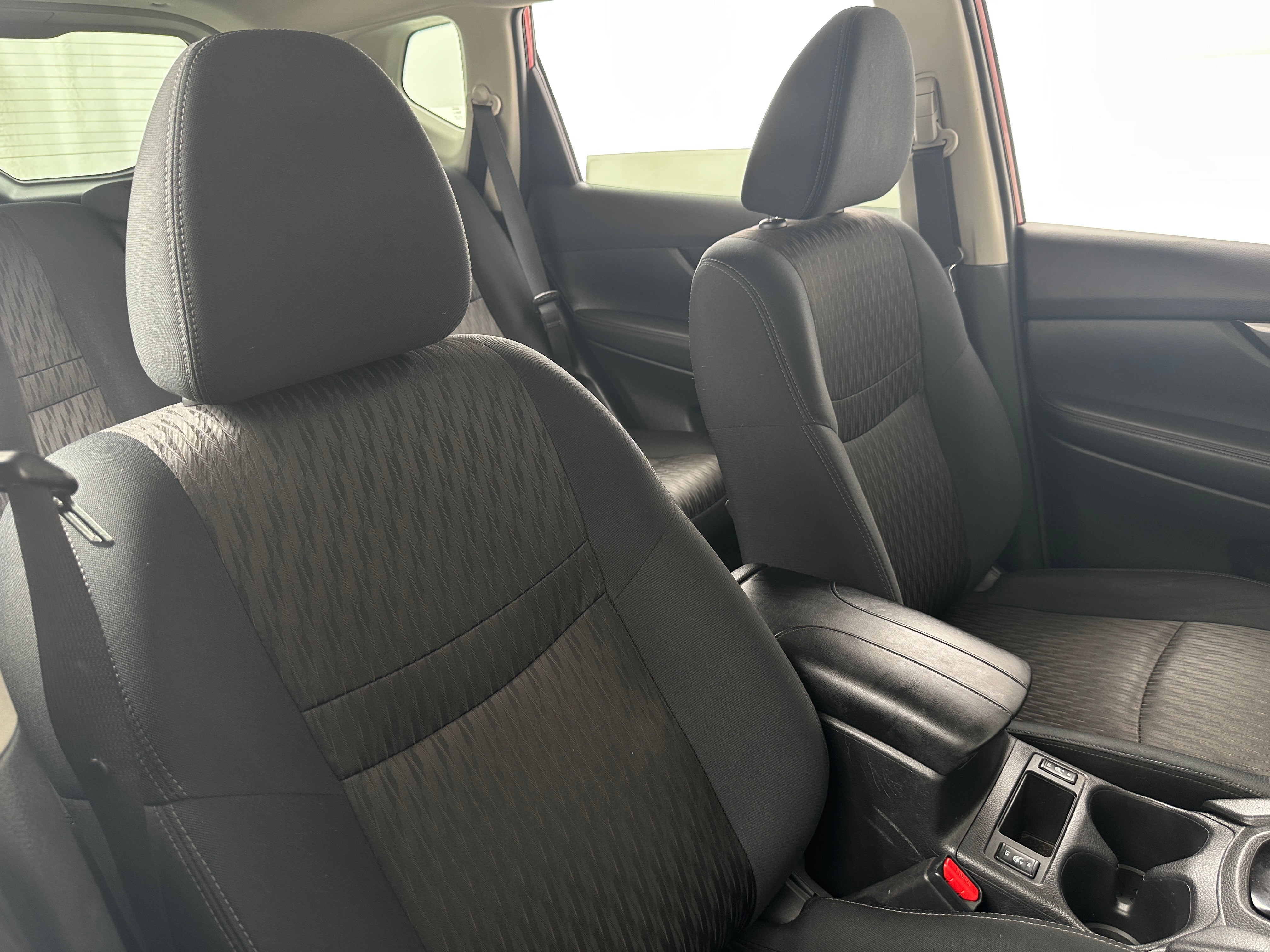 2018 Nissan Rogue SV 2