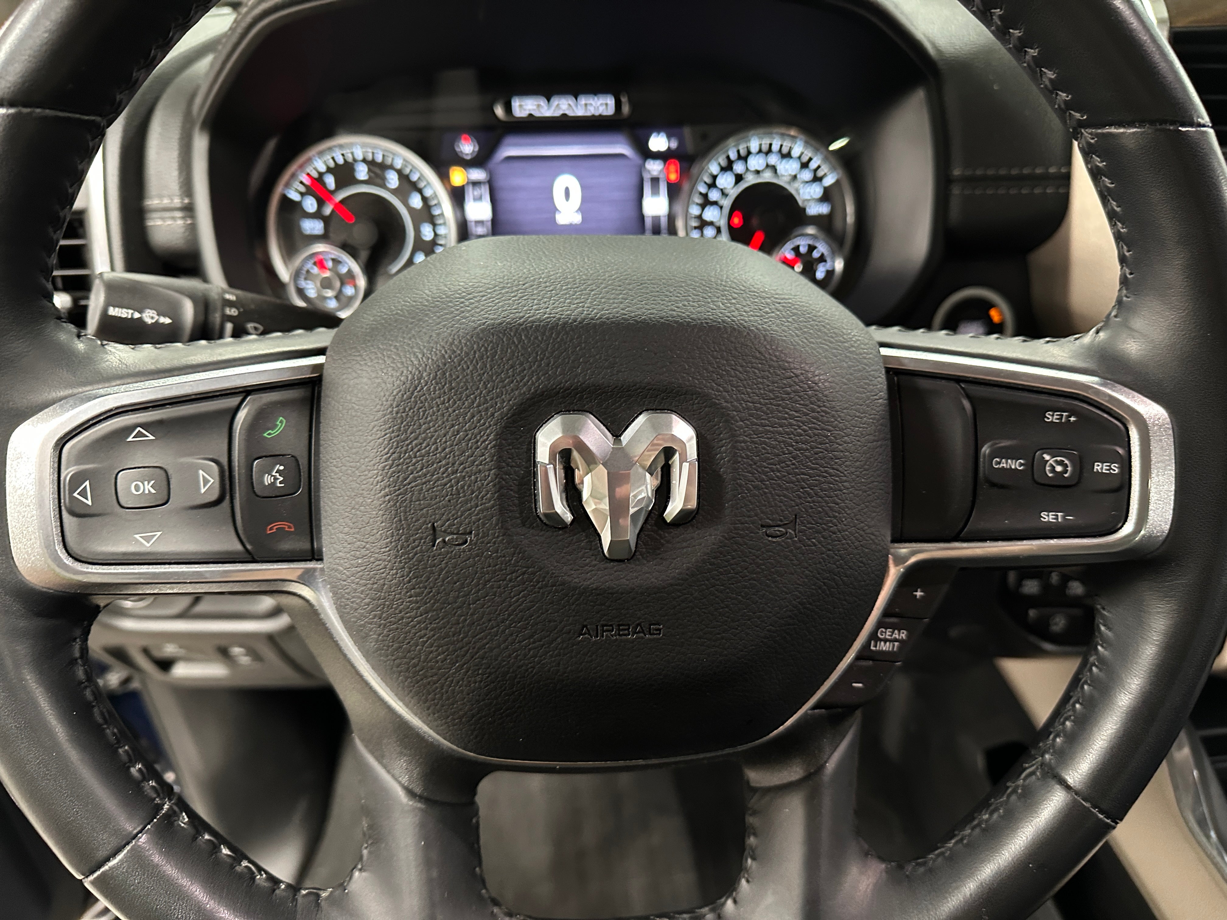 2022 RAM 1500 Laramie 4