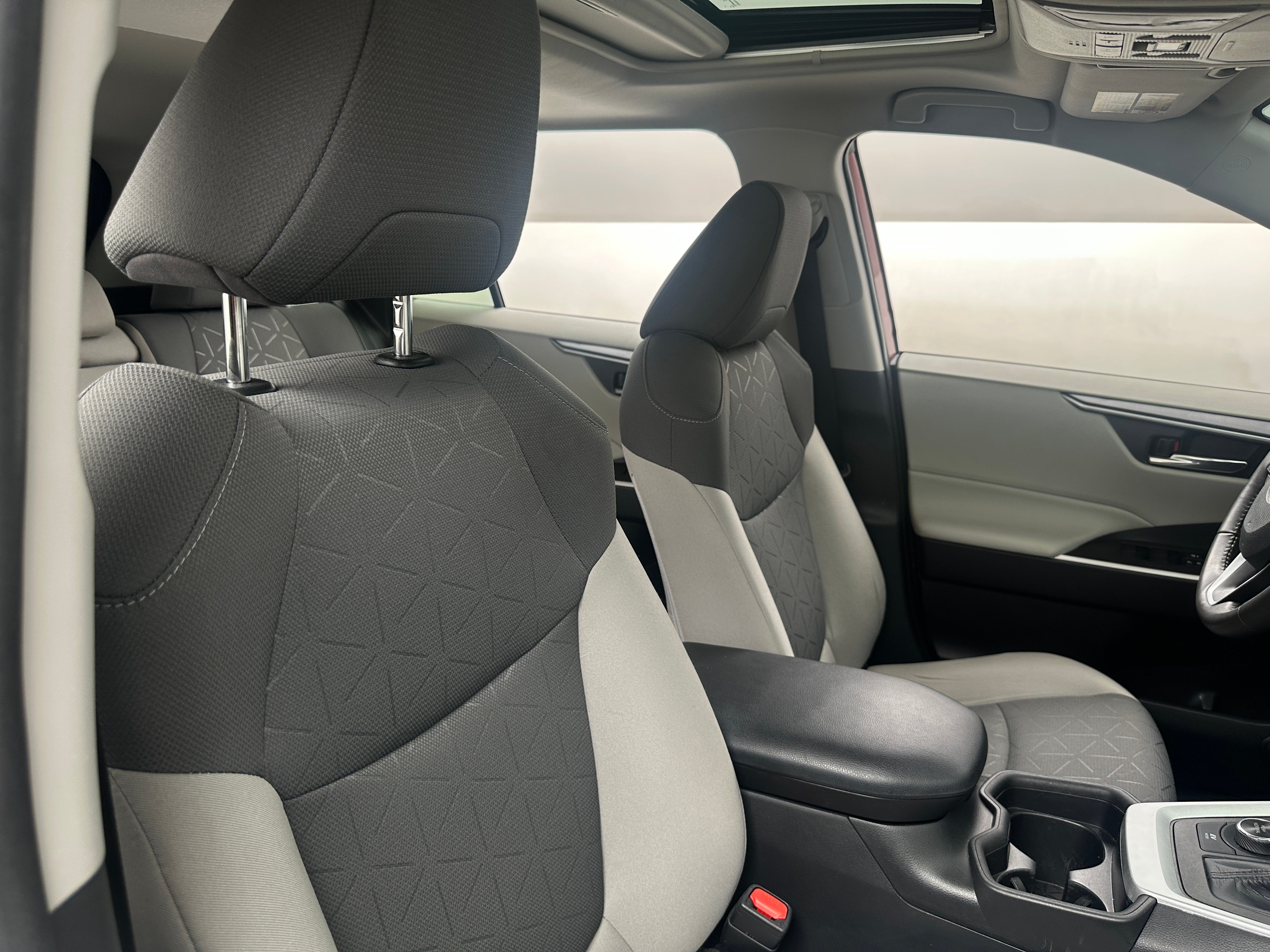 2021 Toyota RAV4 XLE 2