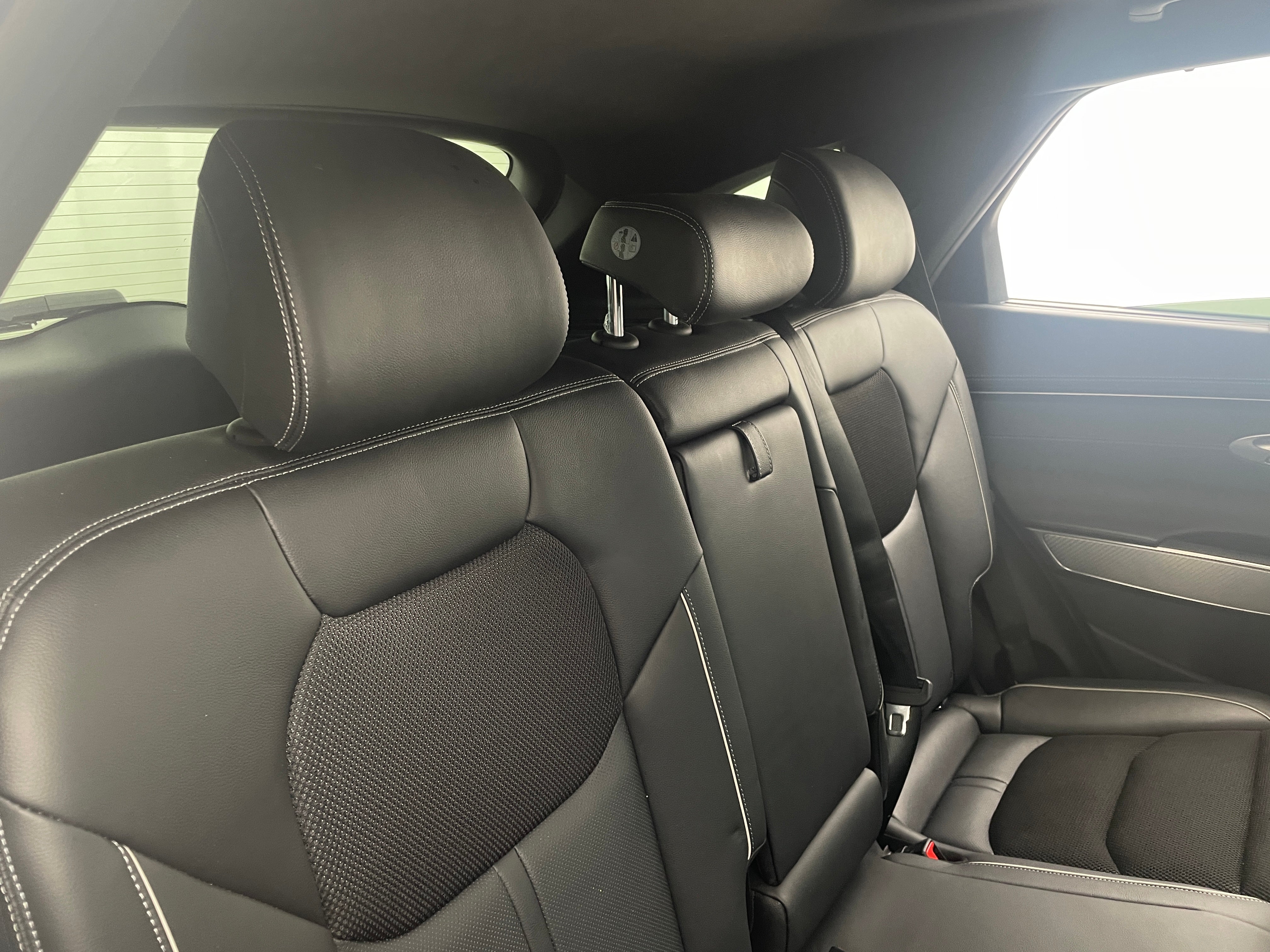 2022 Genesis GV70 Standard 5