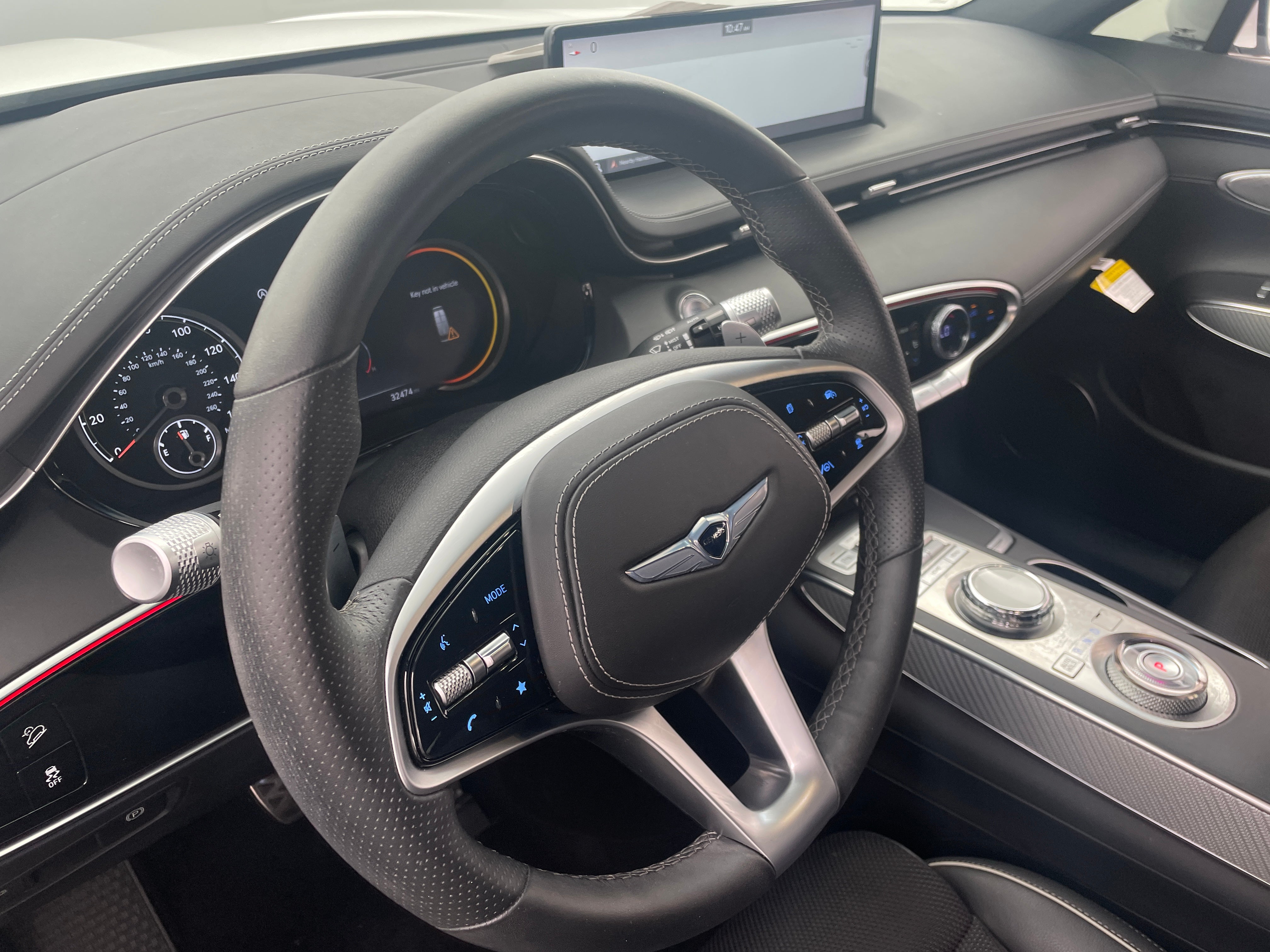 2022 Genesis GV70 Standard 4