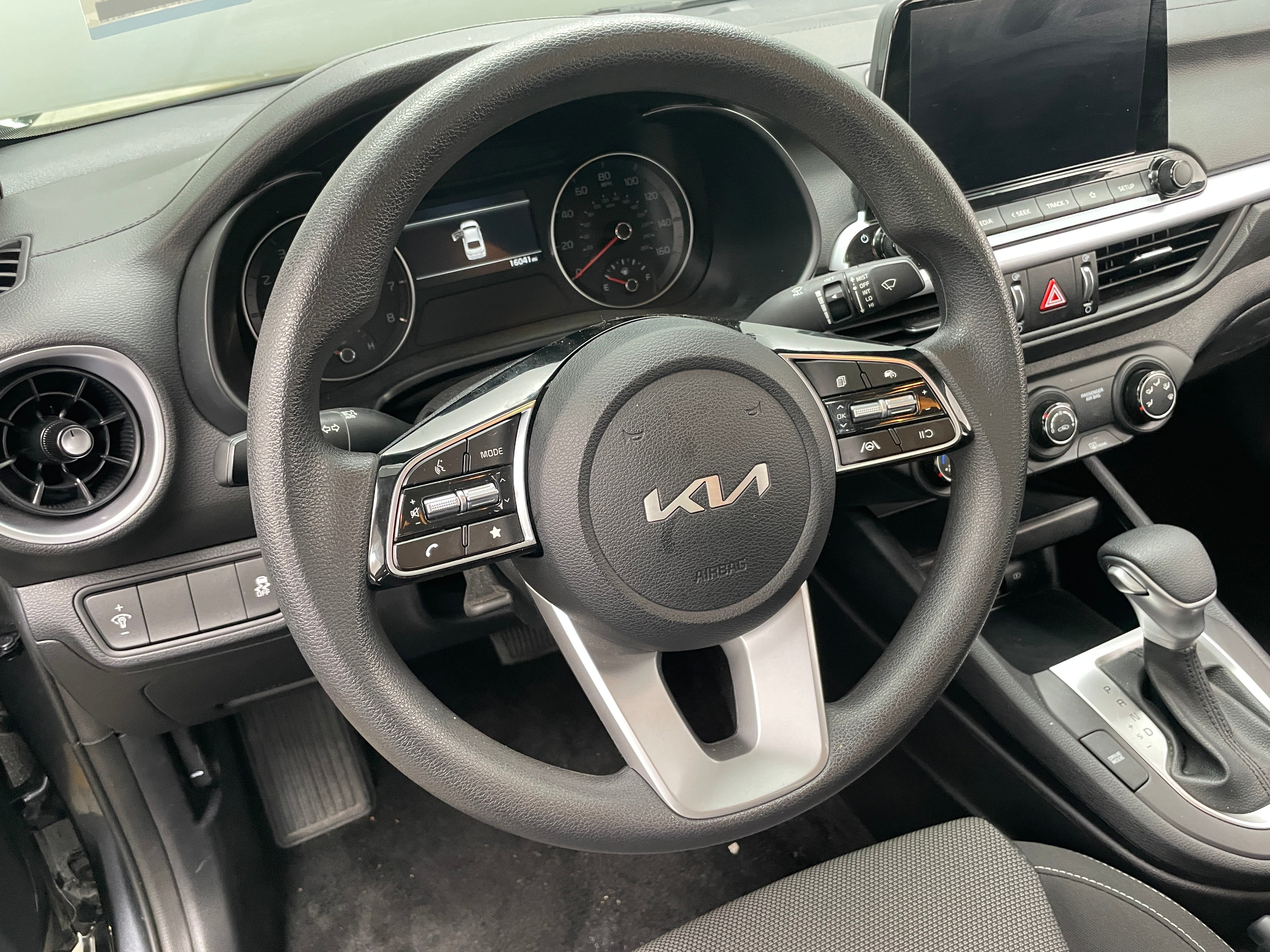 2024 Kia Forte LXS 5