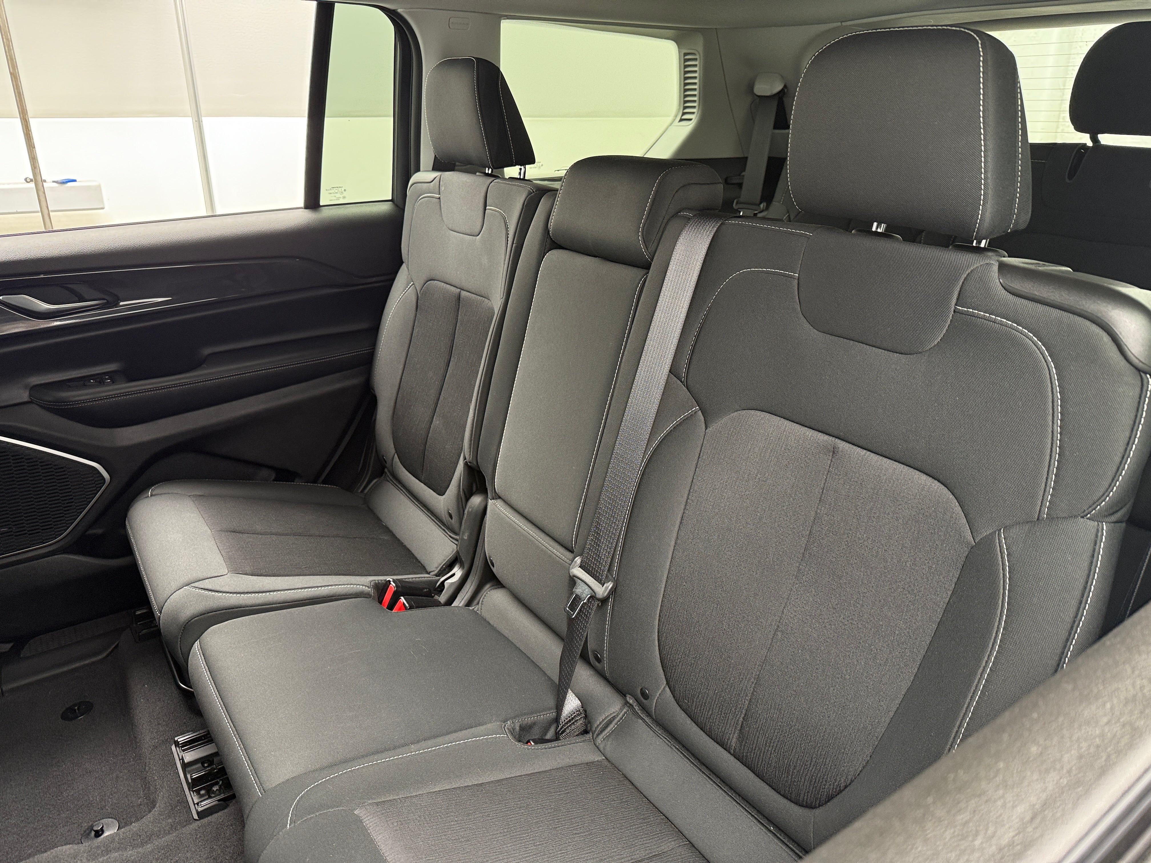 2022 Jeep Grand Cherokee L Laredo 6