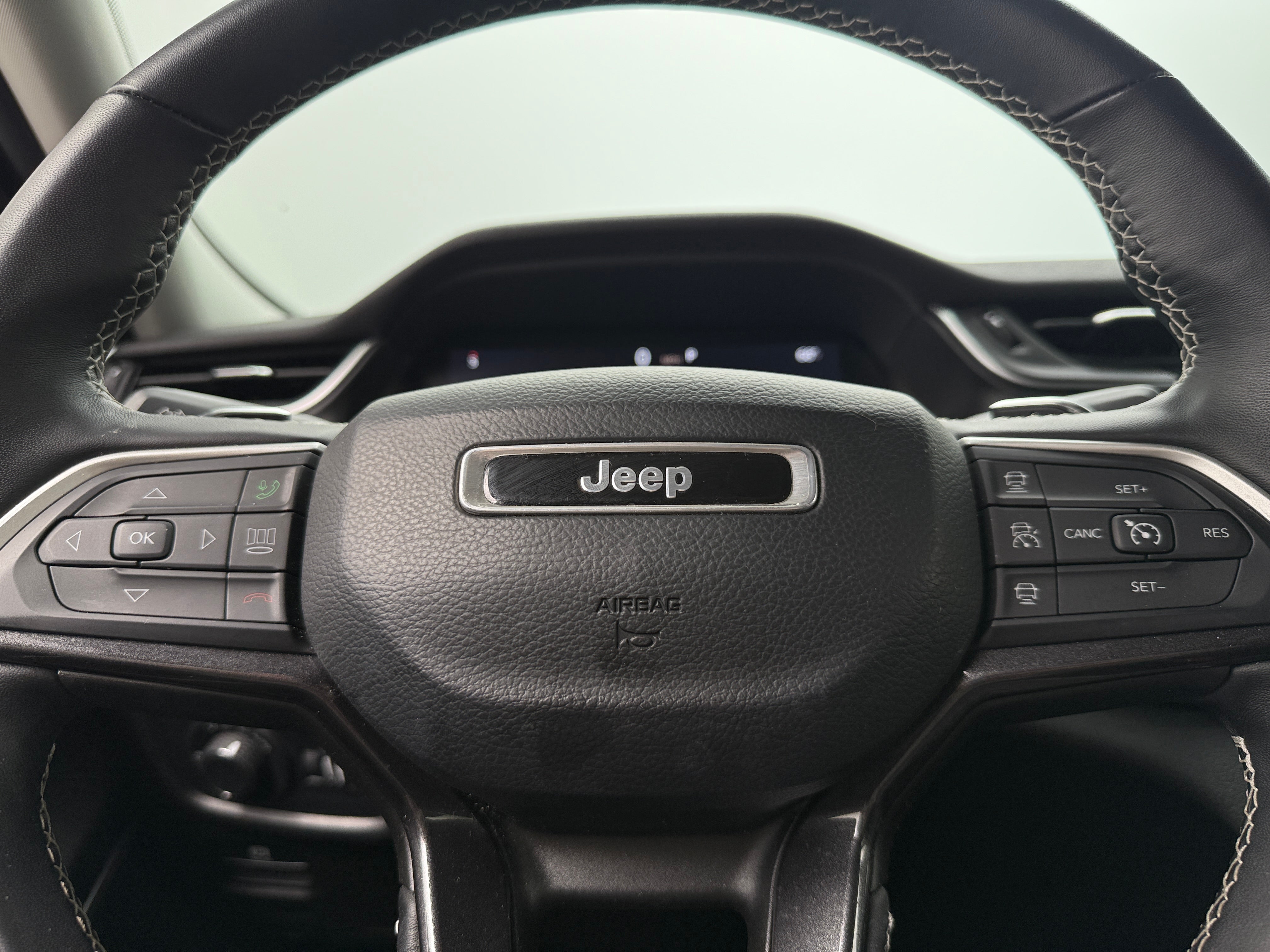 2022 Jeep Grand Cherokee L Laredo 5