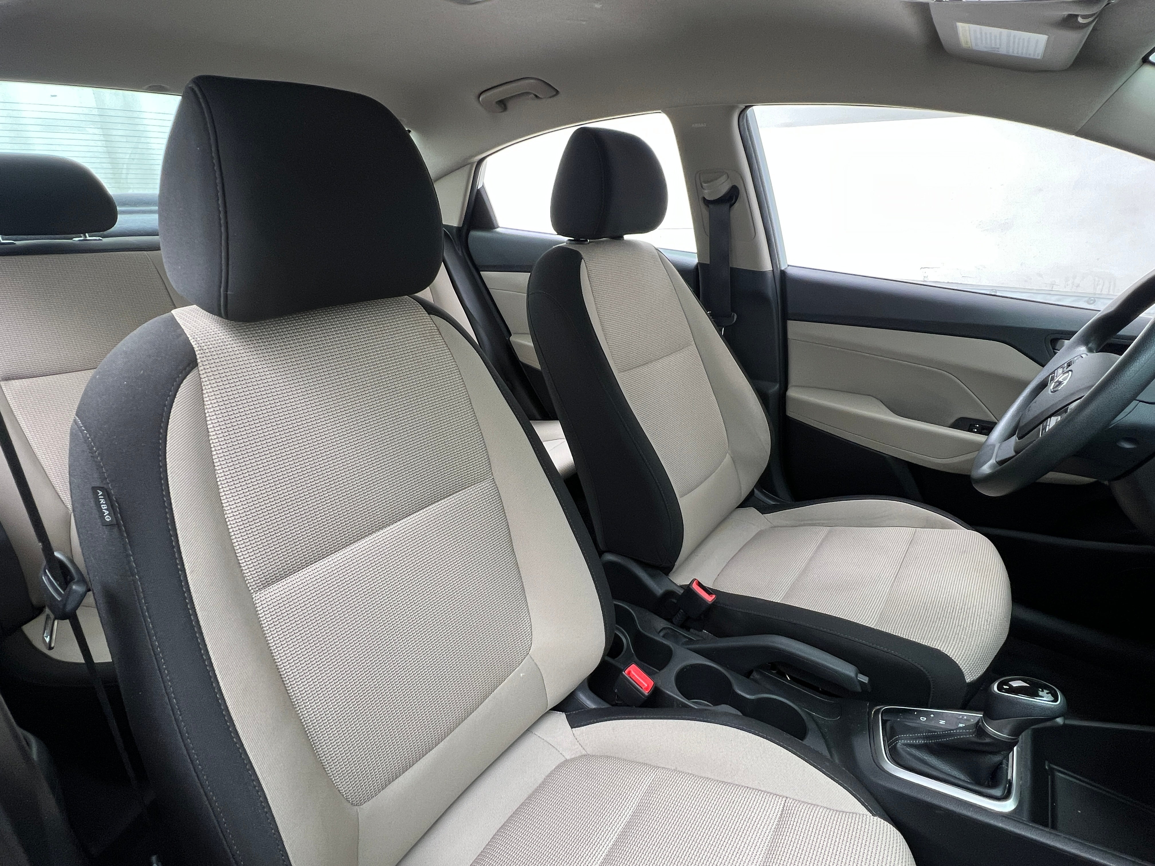 2022 Hyundai Accent SE 2