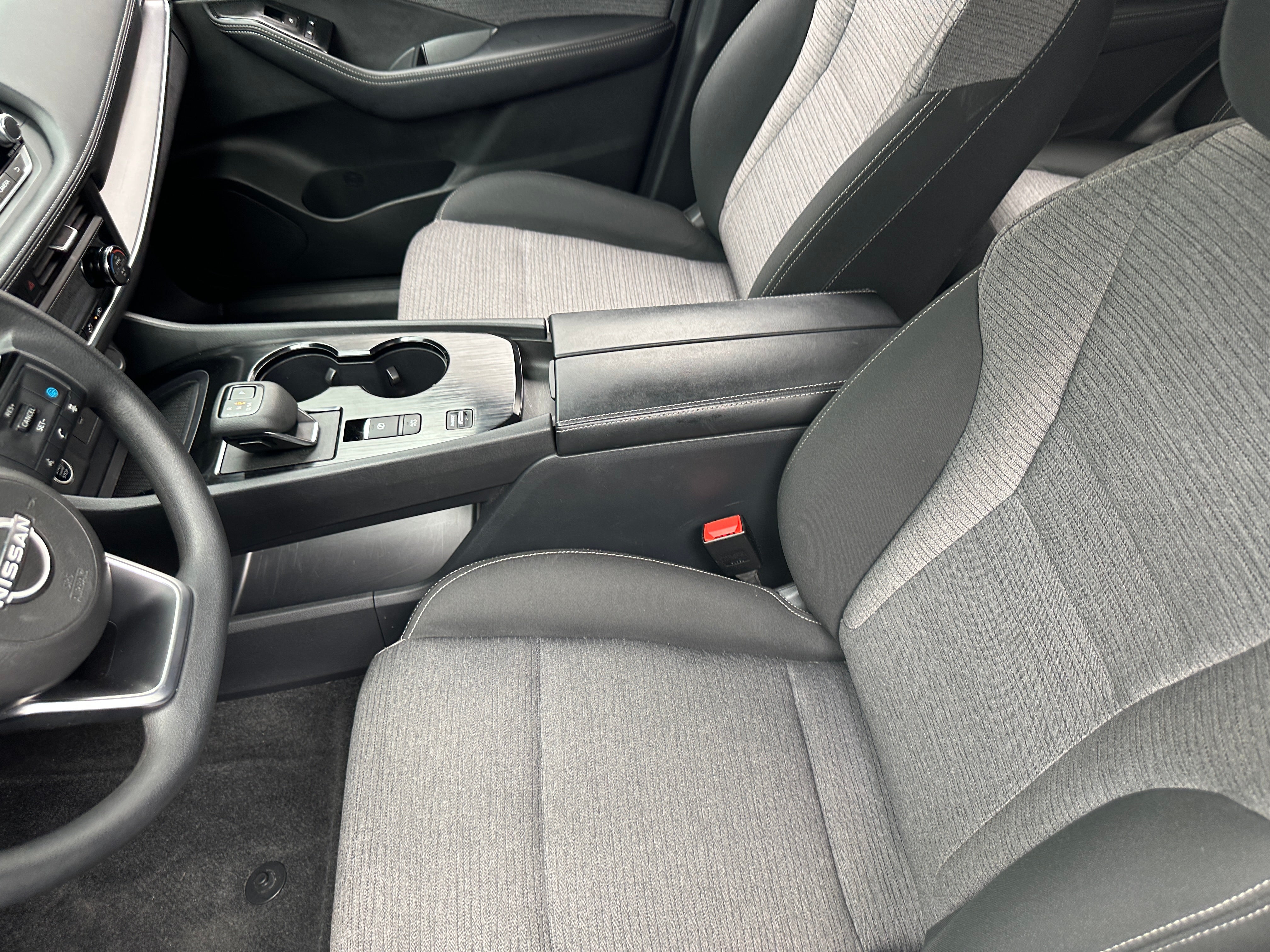 2023 Nissan Rogue SV 2