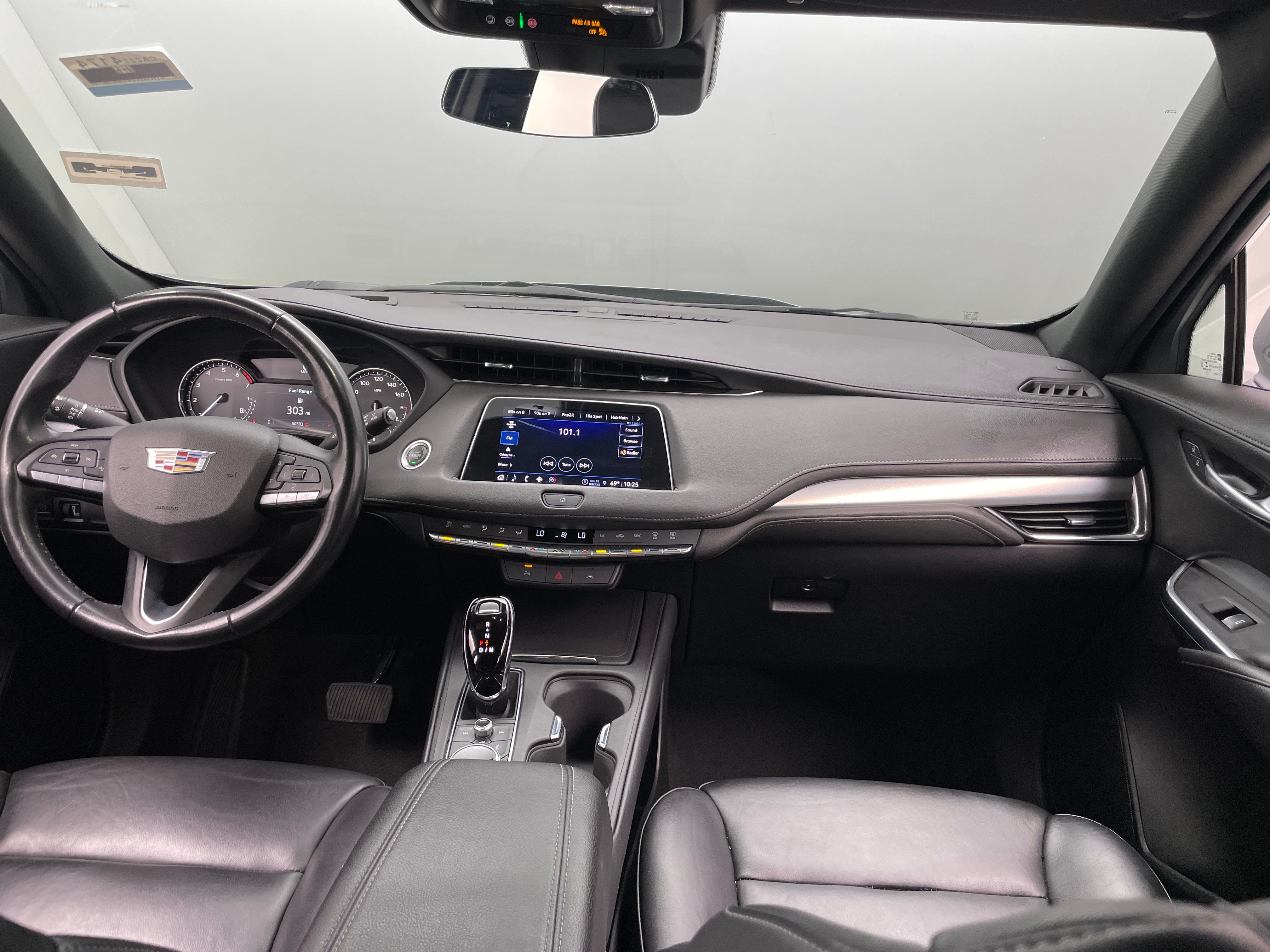2023 Cadillac XT4 Premium Luxury 2