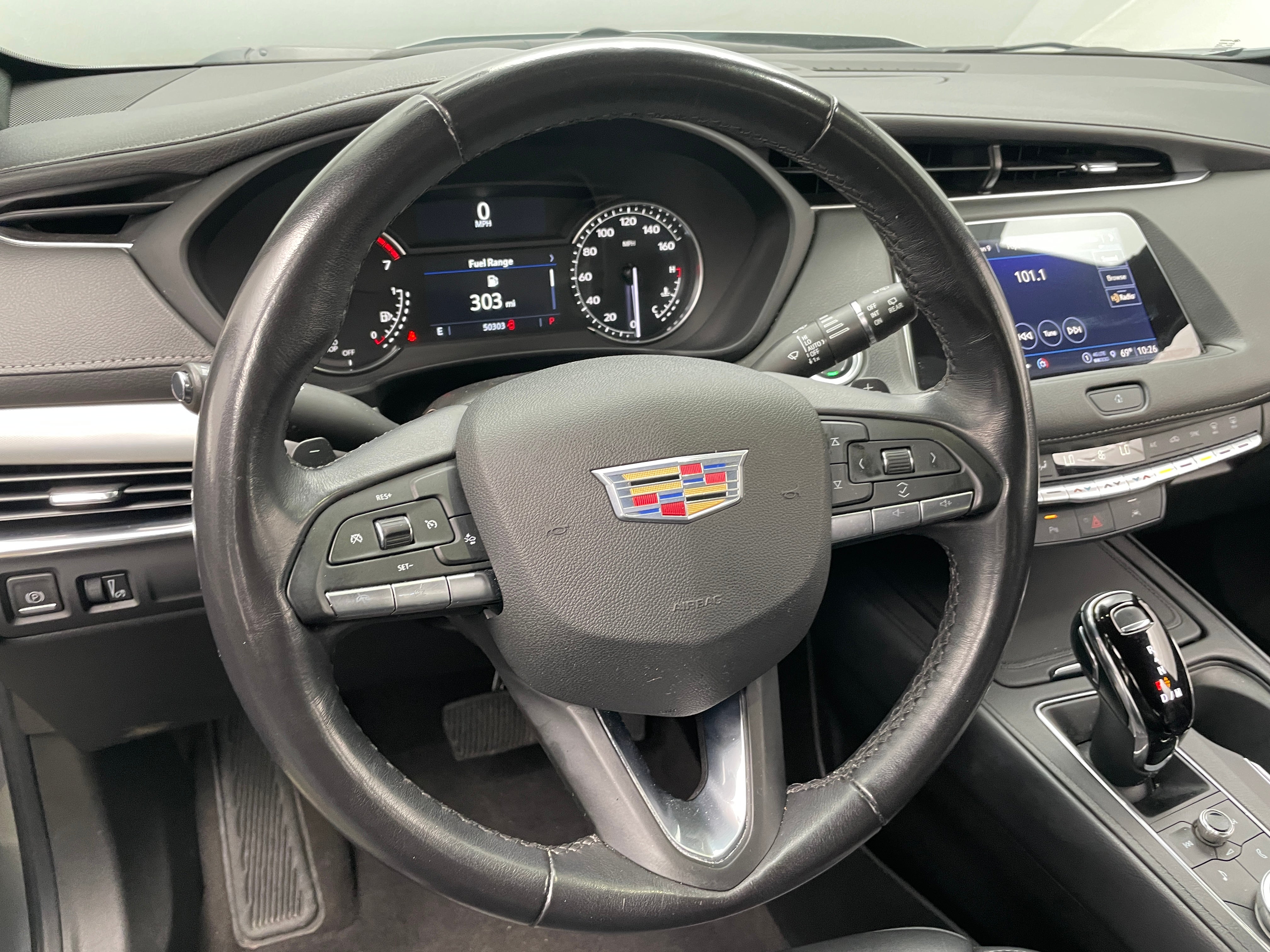 2023 Cadillac XT4 Premium Luxury 4