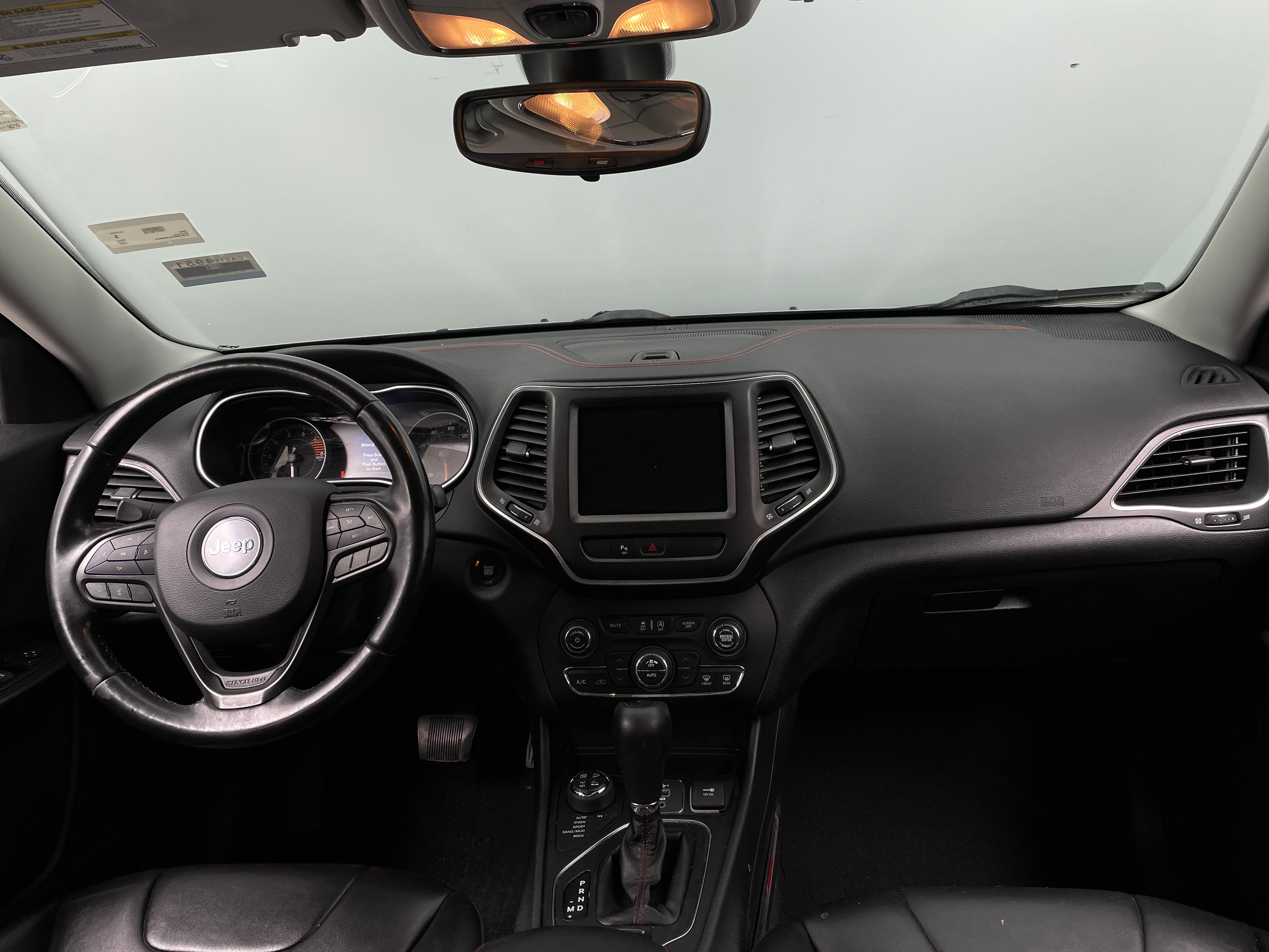 2020 Jeep Cherokee Trailhawk 2