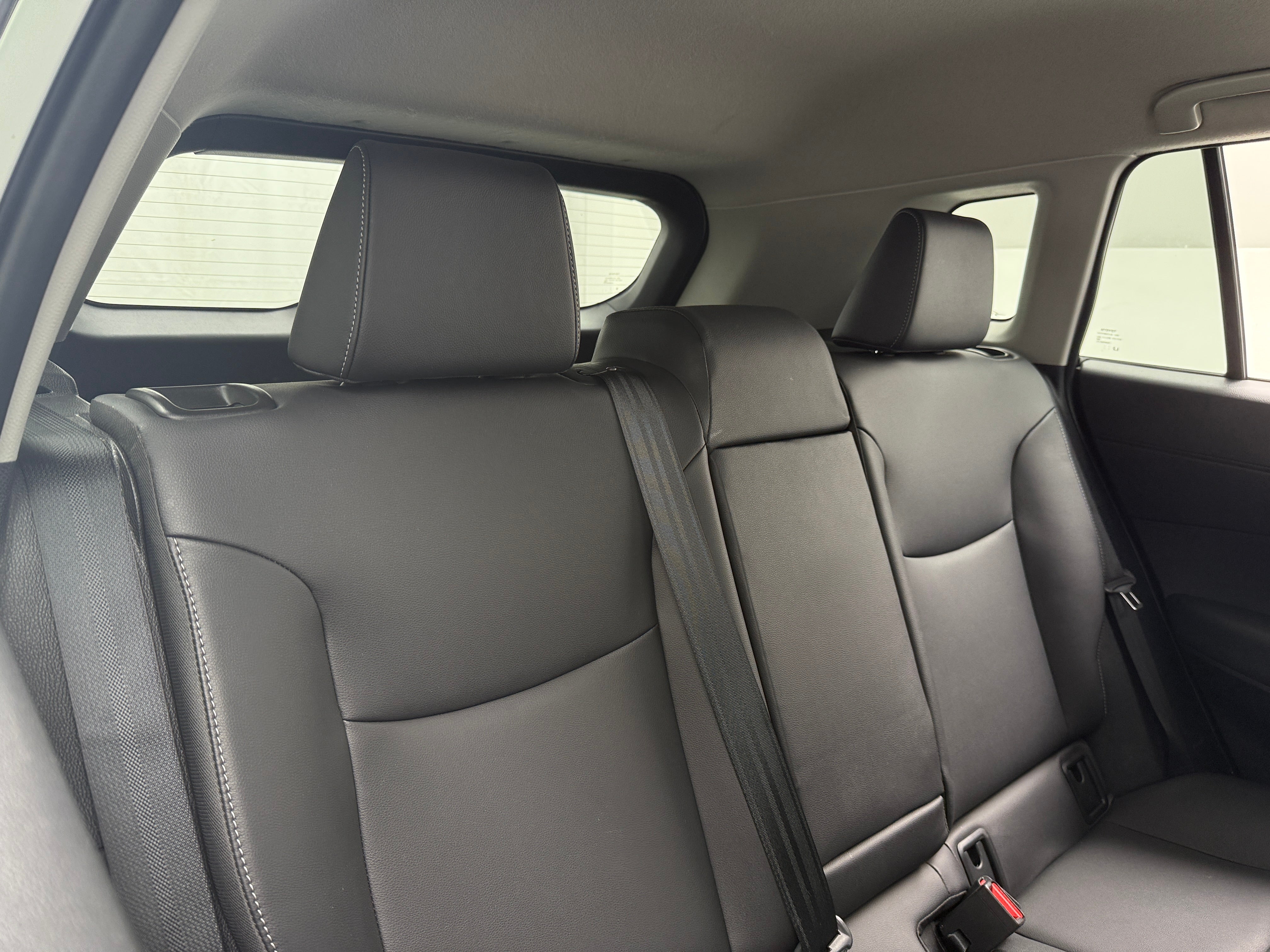 2023 Toyota Corolla Cross XLE 5
